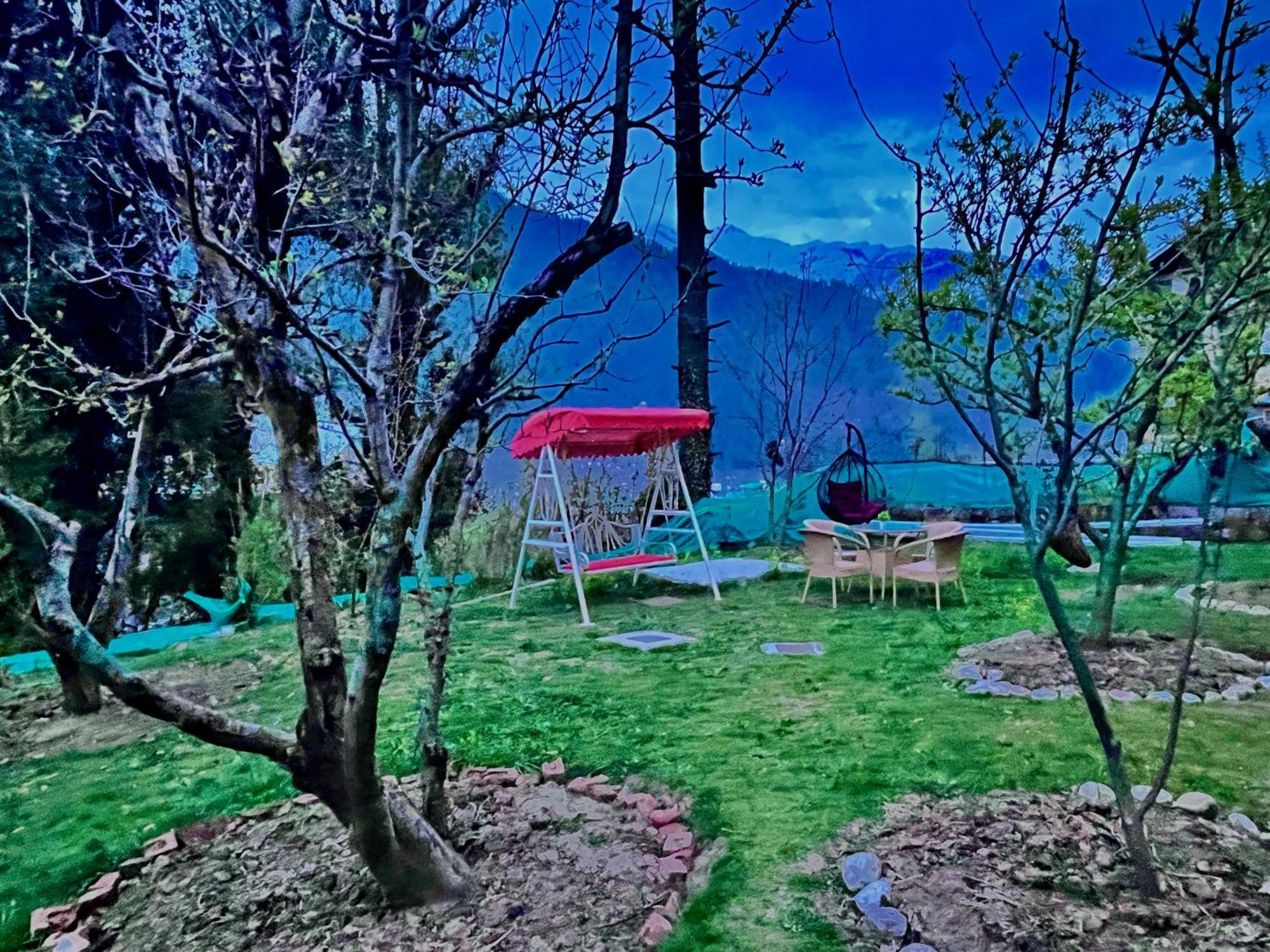 The Rama Lodge, - 1,2,3,4 Bedroom Luxury With Mountain View M80910-77717 4* Manali (Himachal Pradesh)