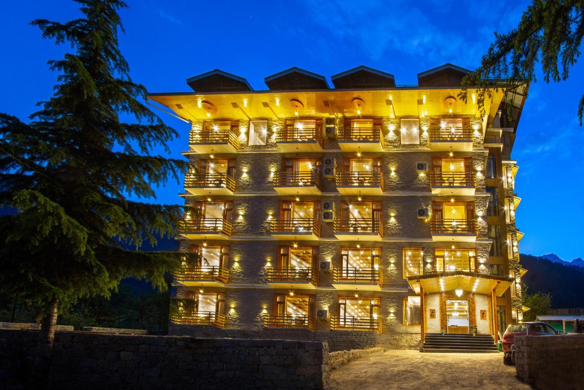 Tripli Namaste Hotel Manali (Himachal Pradesh)
