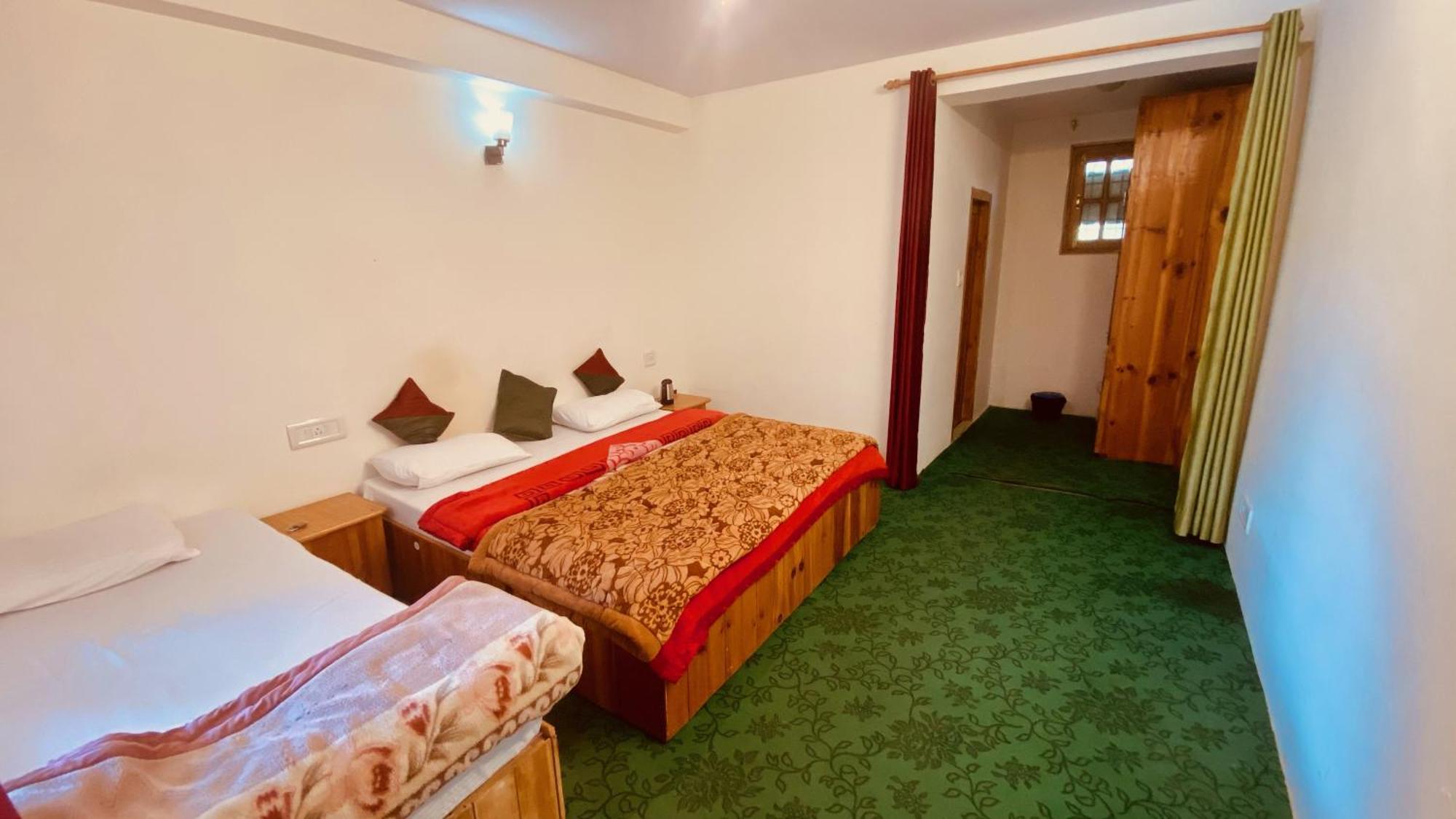 Madpackers Hostel