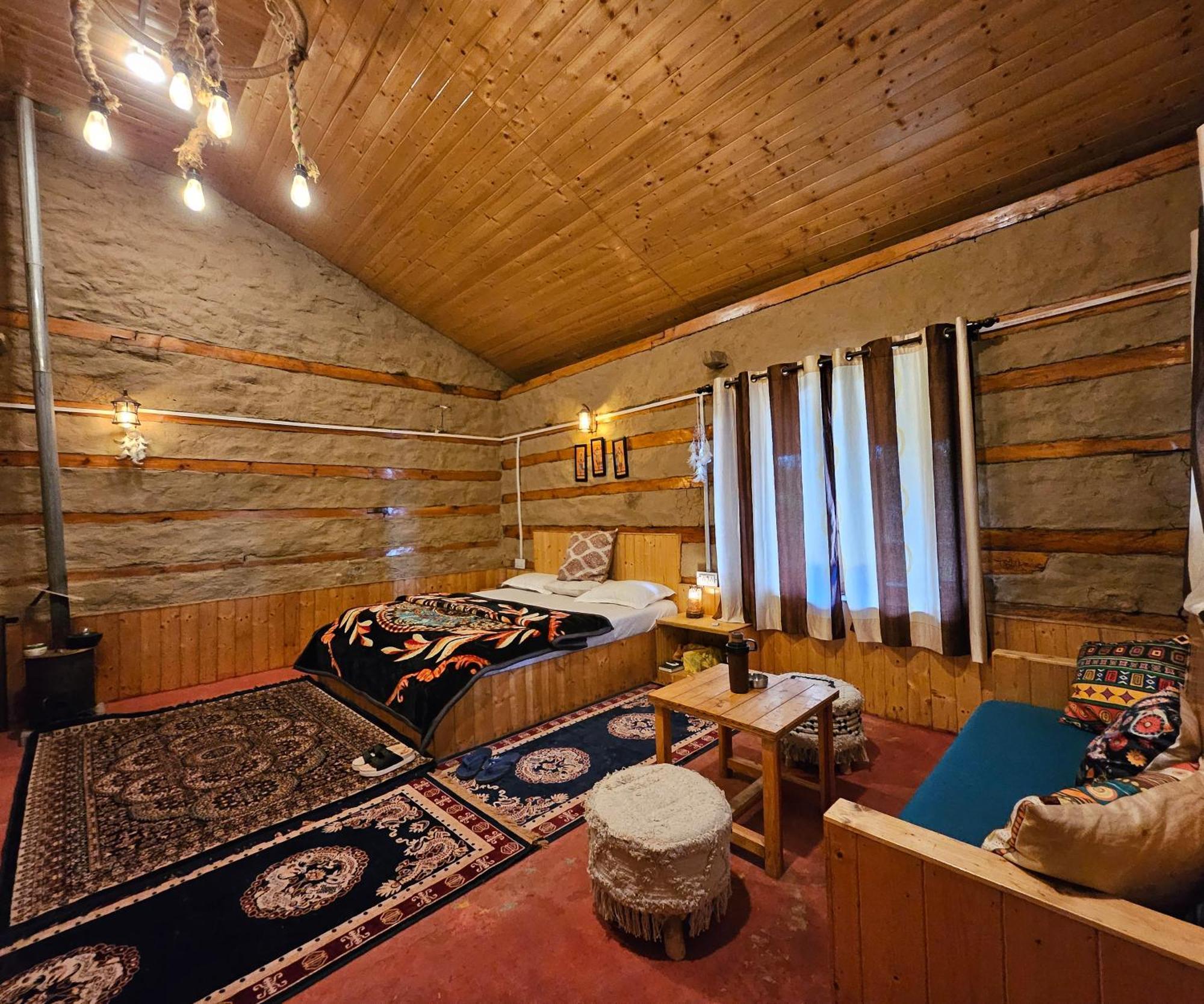 Upepo - The Sky Village 5* Manali (Himachal Pradesh)
