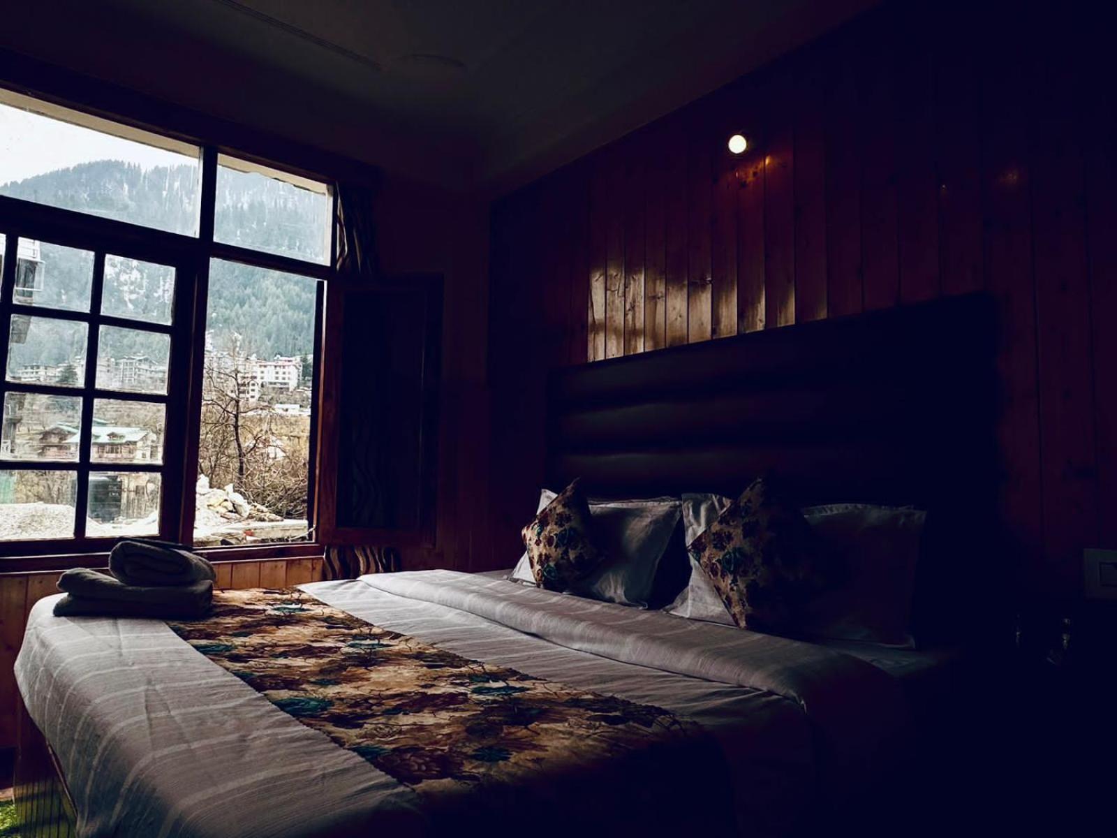 Suraj Retreat Hotel Manali (Himachal Pradesh)