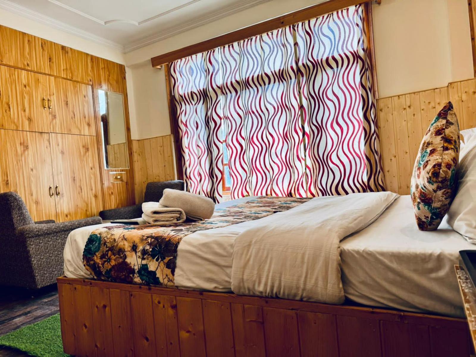 Suraj Retreat Hotel