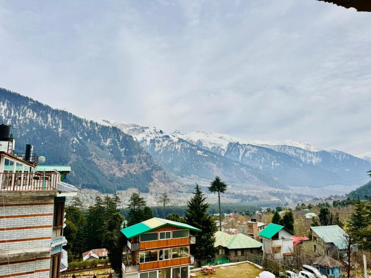 Suraj Retreat Hotel