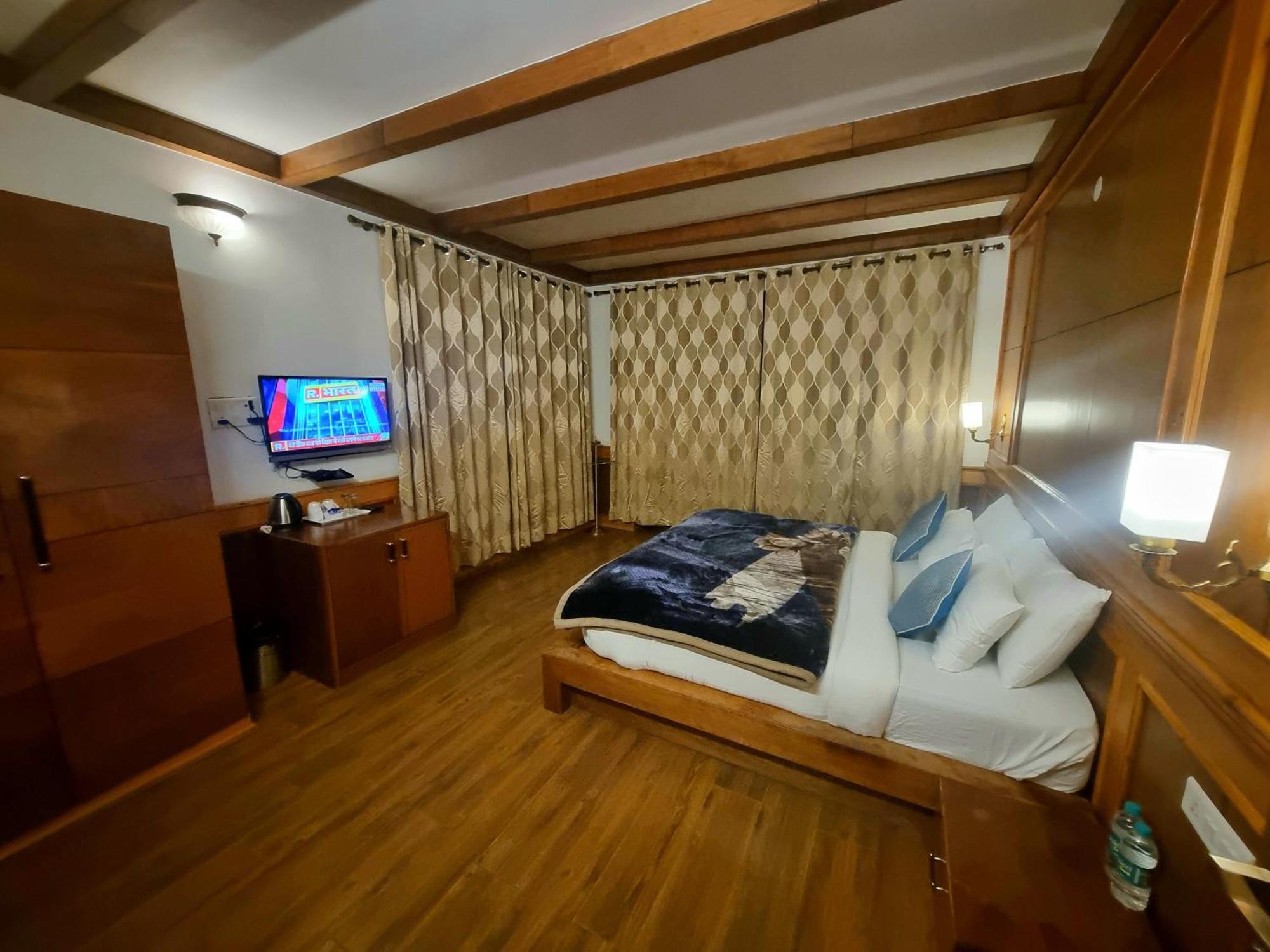 Vivaan The Sunrise Hotel 4*