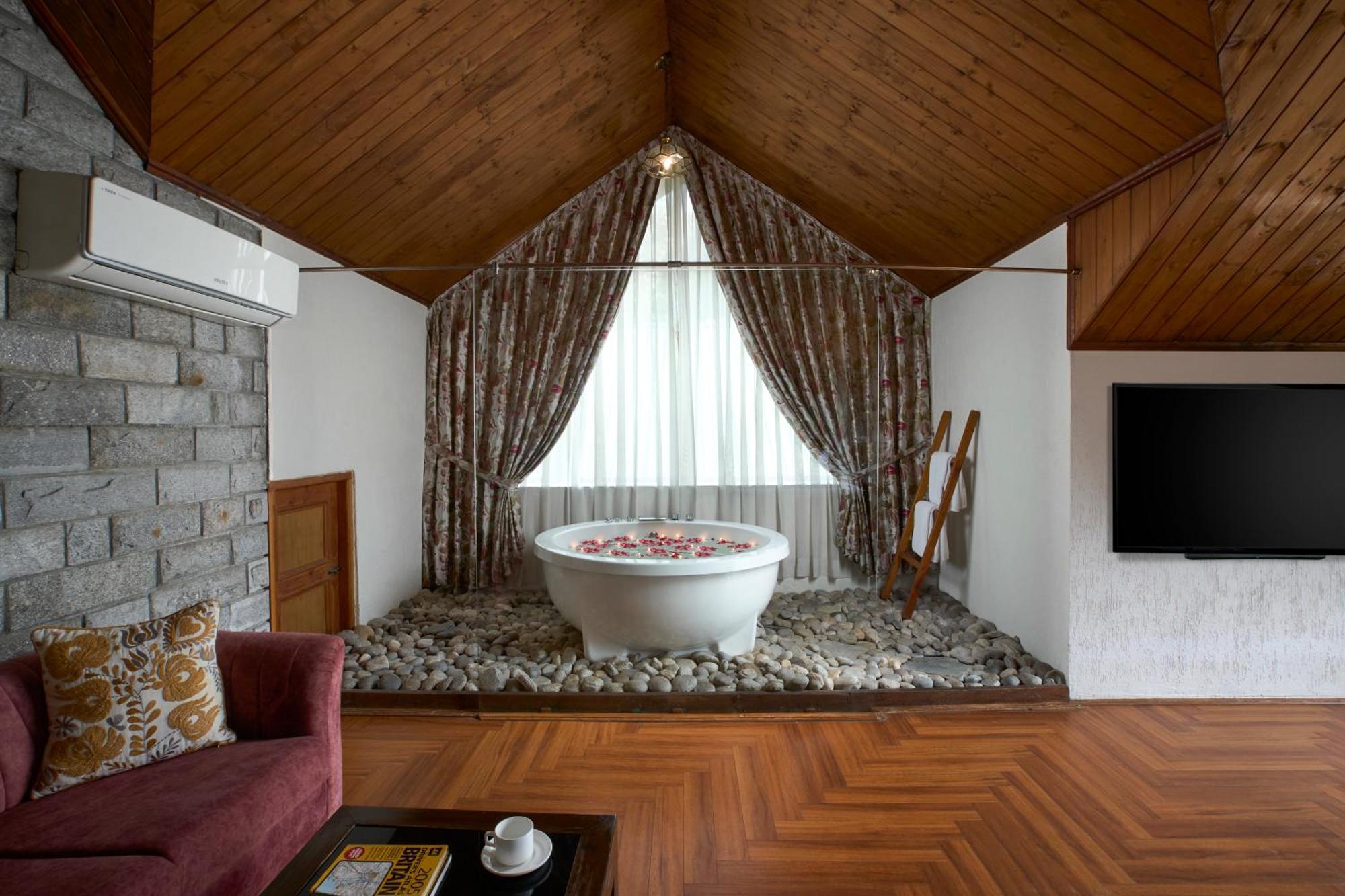 Larisa Resort Manali Manali (Himachal Pradesh)