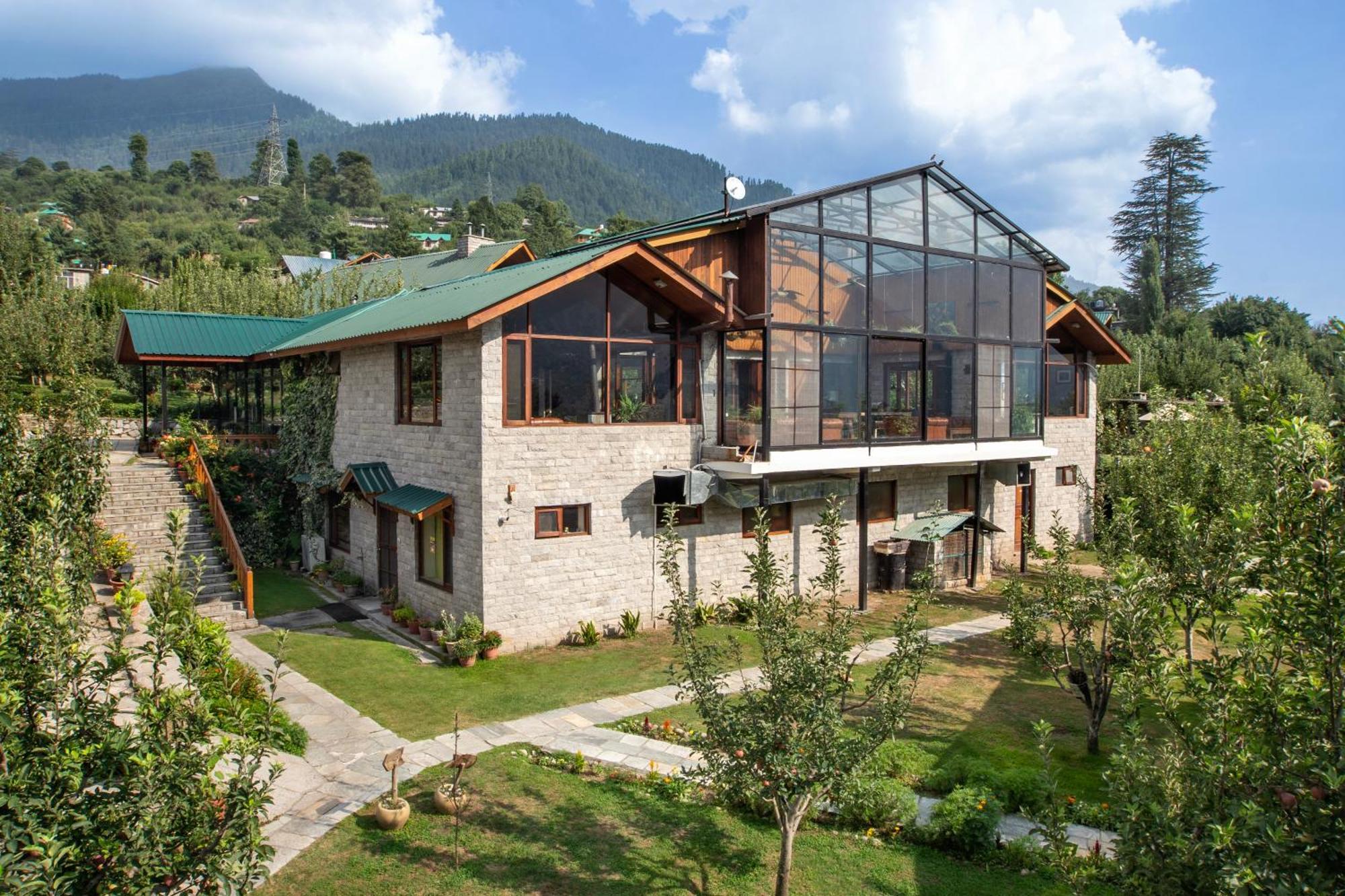 Resort Larisa Resort Manali