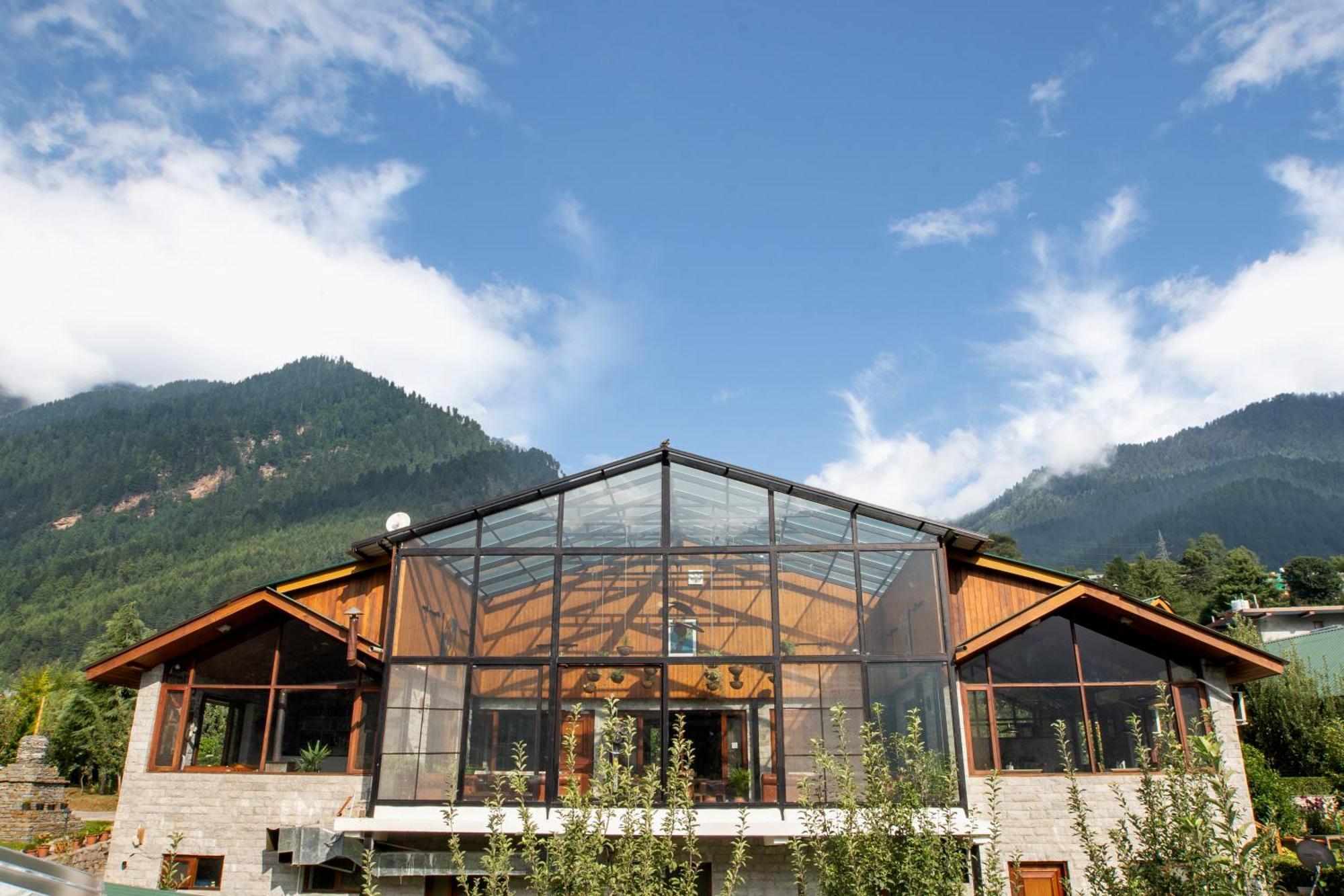 Resort Larisa Resort Manali