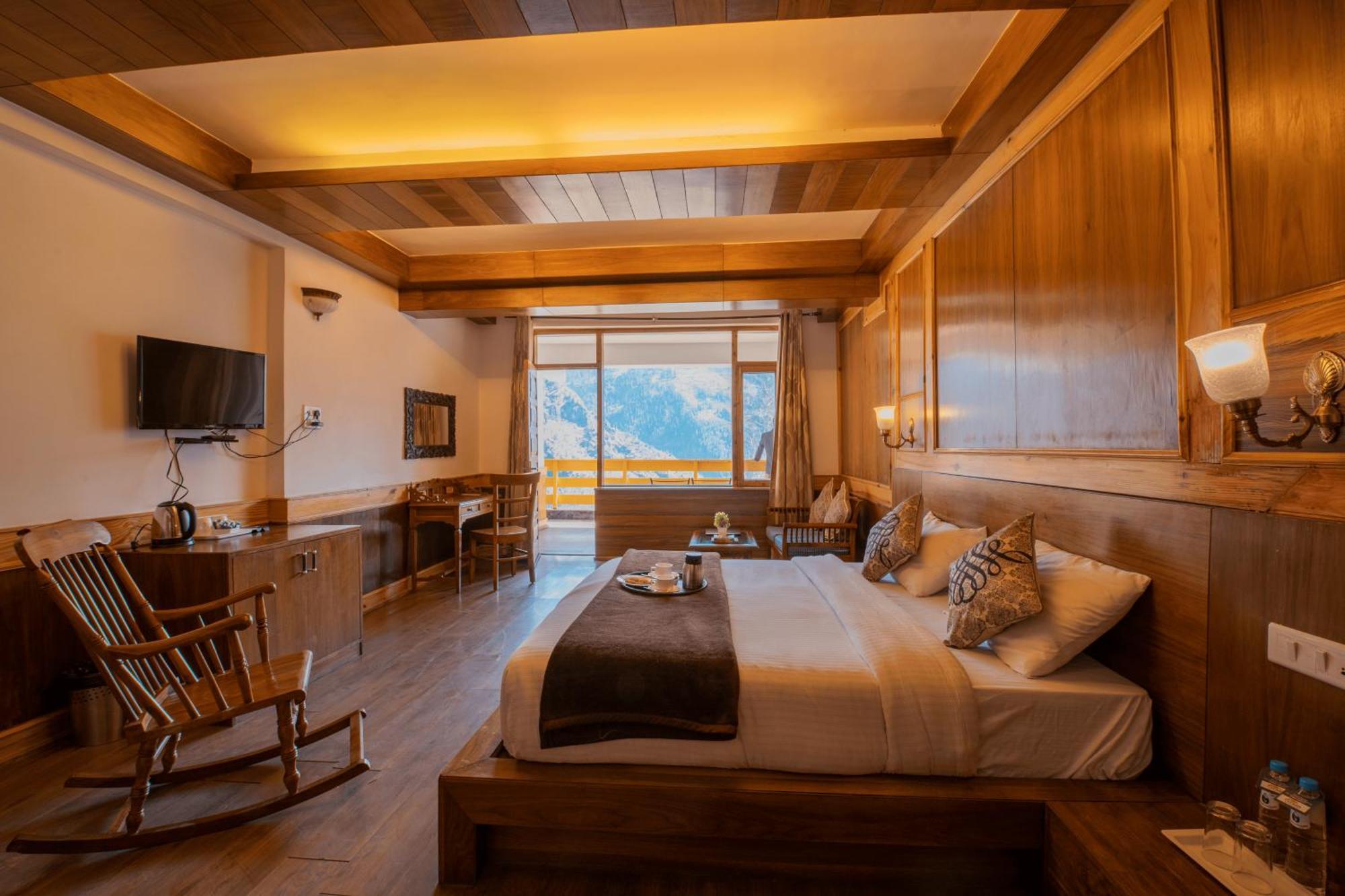 Hotel Vivaan The Sunrise 4*