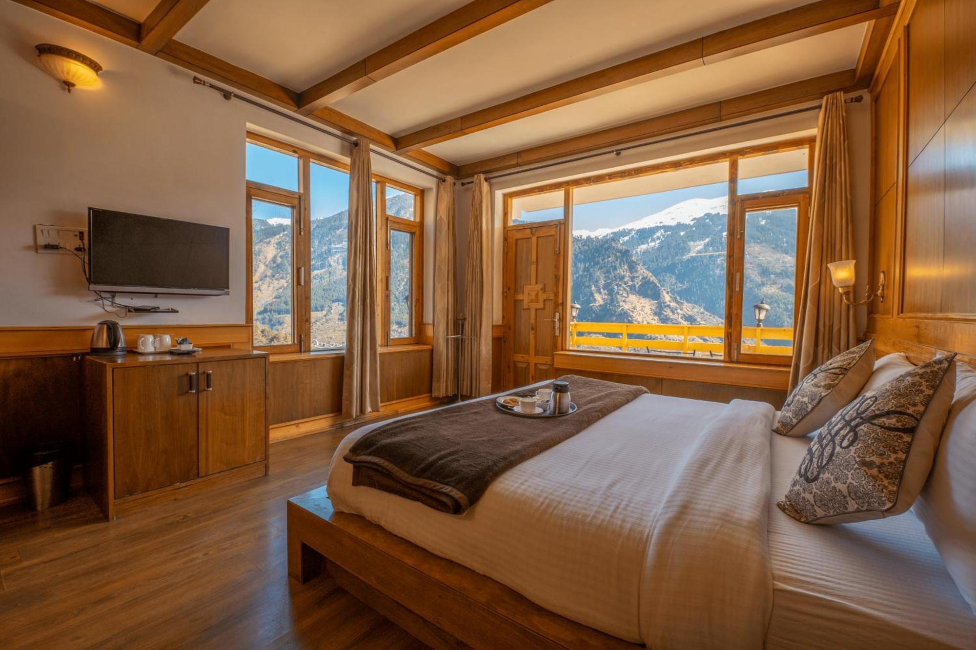Hotel Vivaan The Sunrise Manali (Himachal Pradesh)