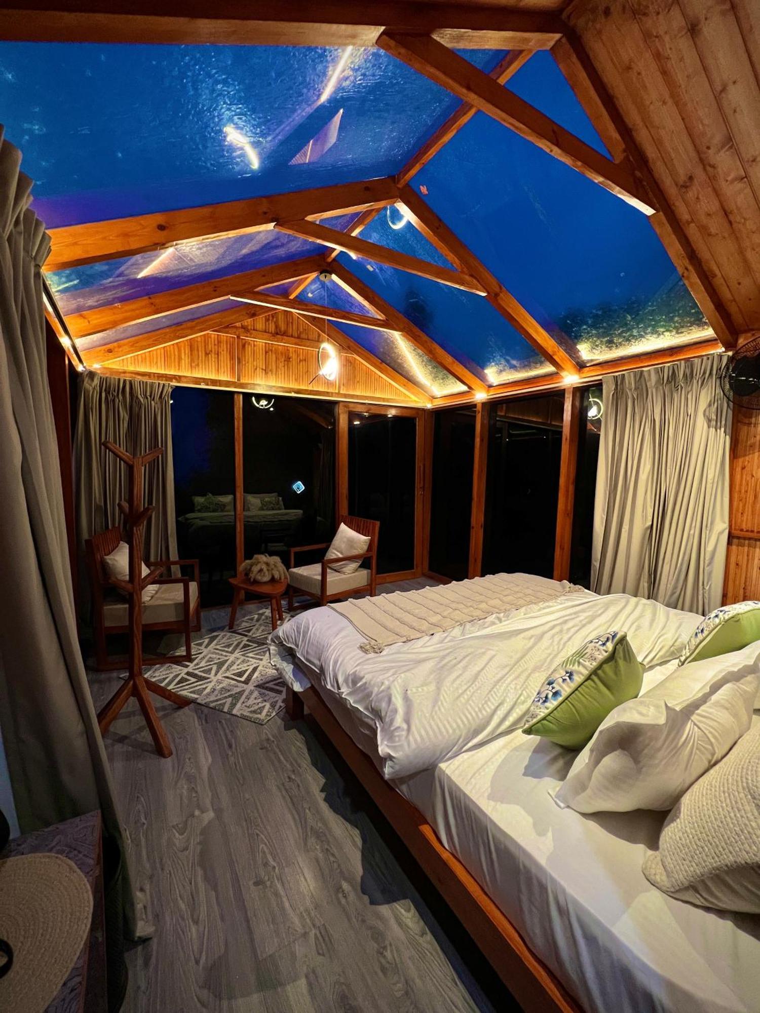 Glass By Urban Monk- Unique Centrally Heated With Electric Blankets Resort Manali (Himachal Pradesh)