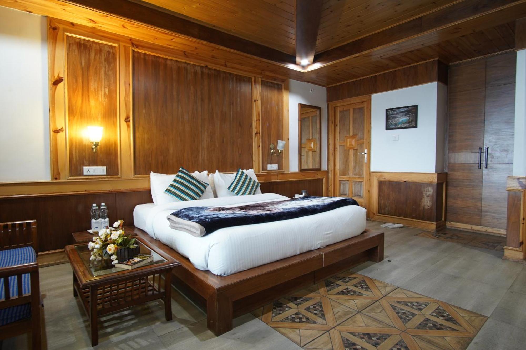 Hotel Vivaan The Sunrise Manali (Himachal Pradesh)