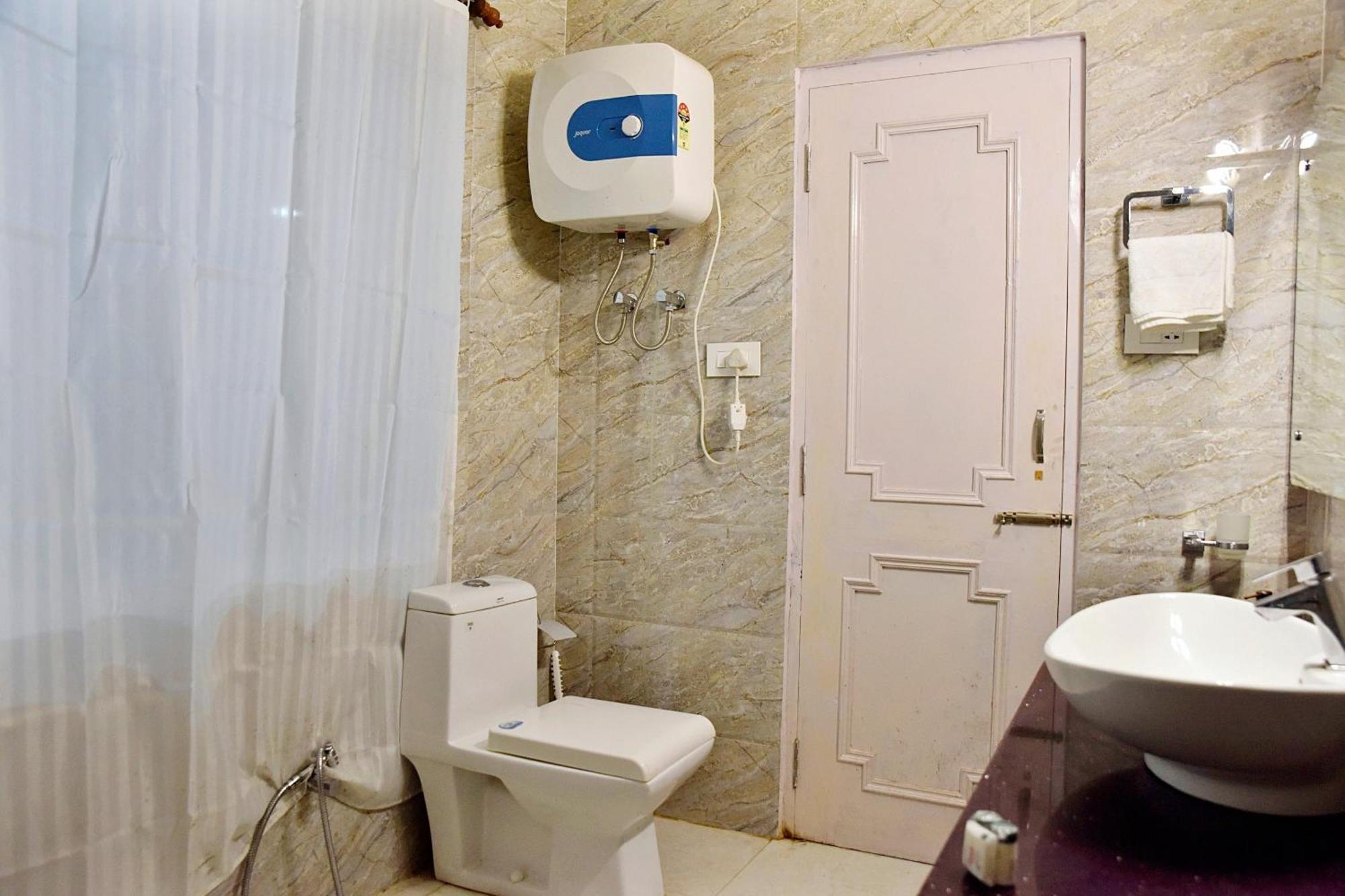 Hotel Collection O Whistling Winds Manali (Himachal Pradesh)