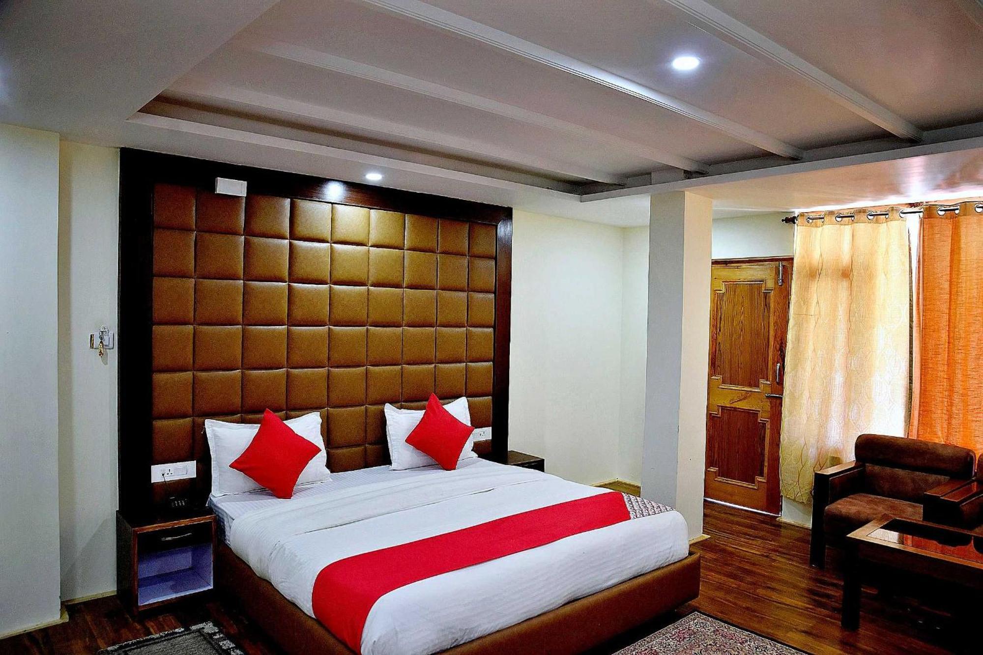 Hotel Collection O Whistling Winds Manali (Himachal Pradesh)