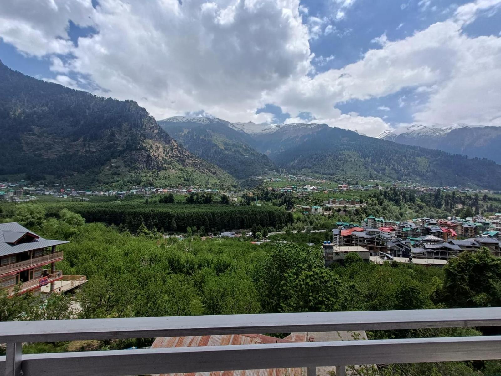 Apartment Triengle Hights Manali (Himachal Pradesh)