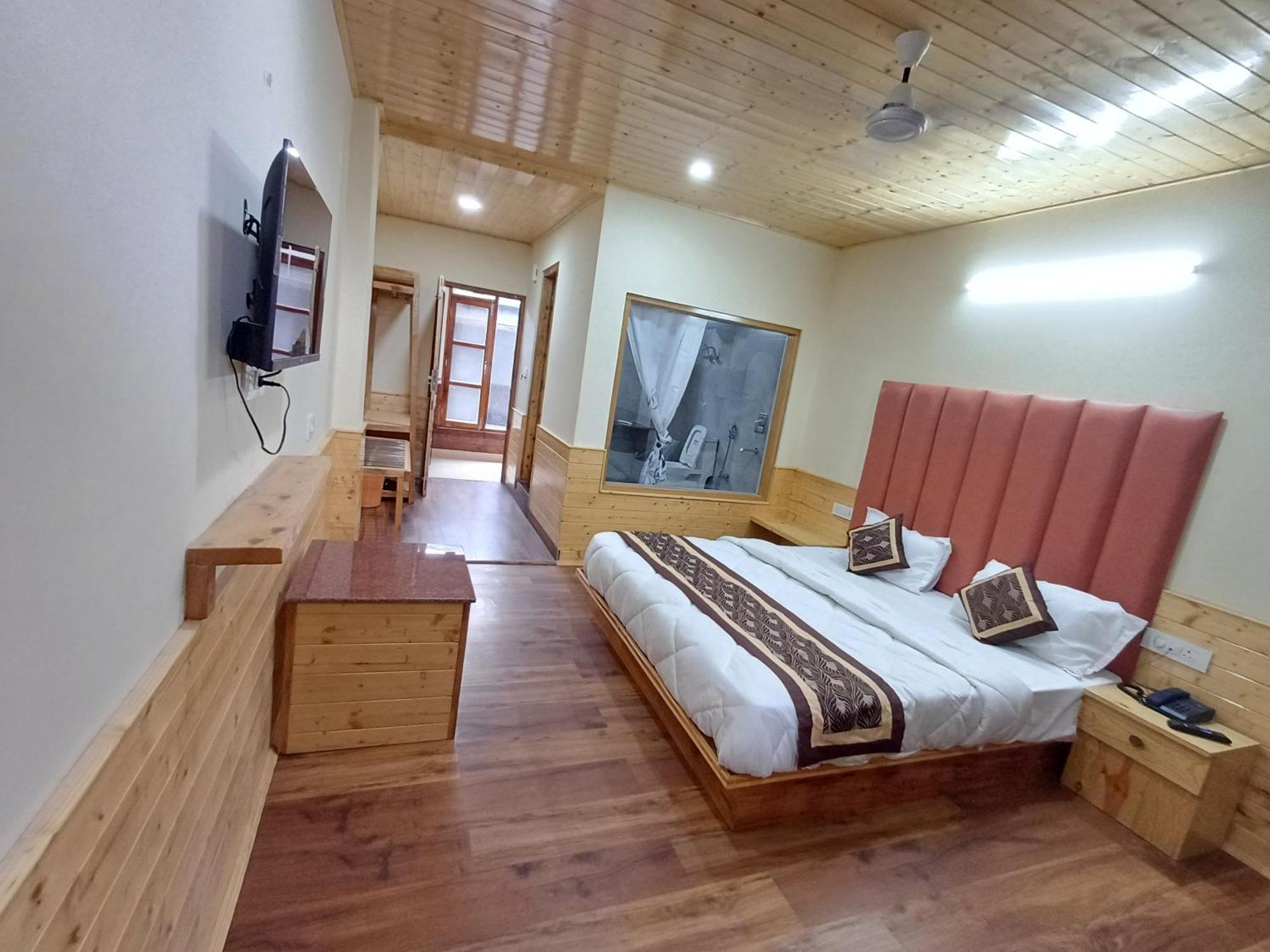 Triengle Hights * Manali (Himachal Pradesh)