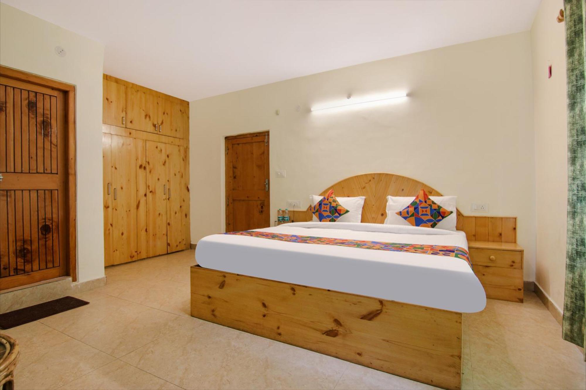 Fabhotel Arigato Manali (Himachal Pradesh)