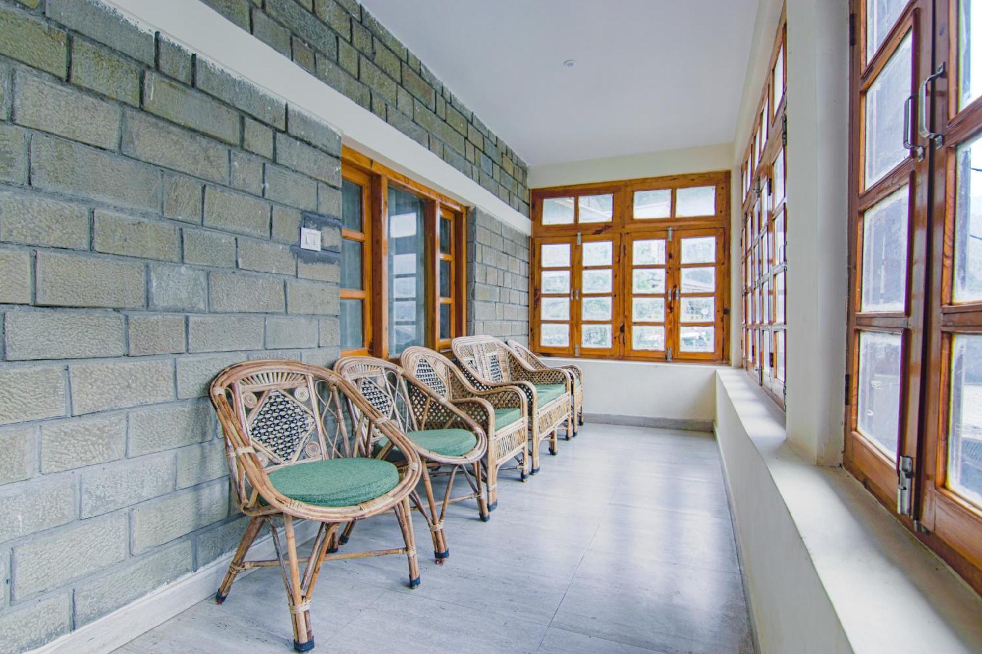 Fabhotel Arigato *