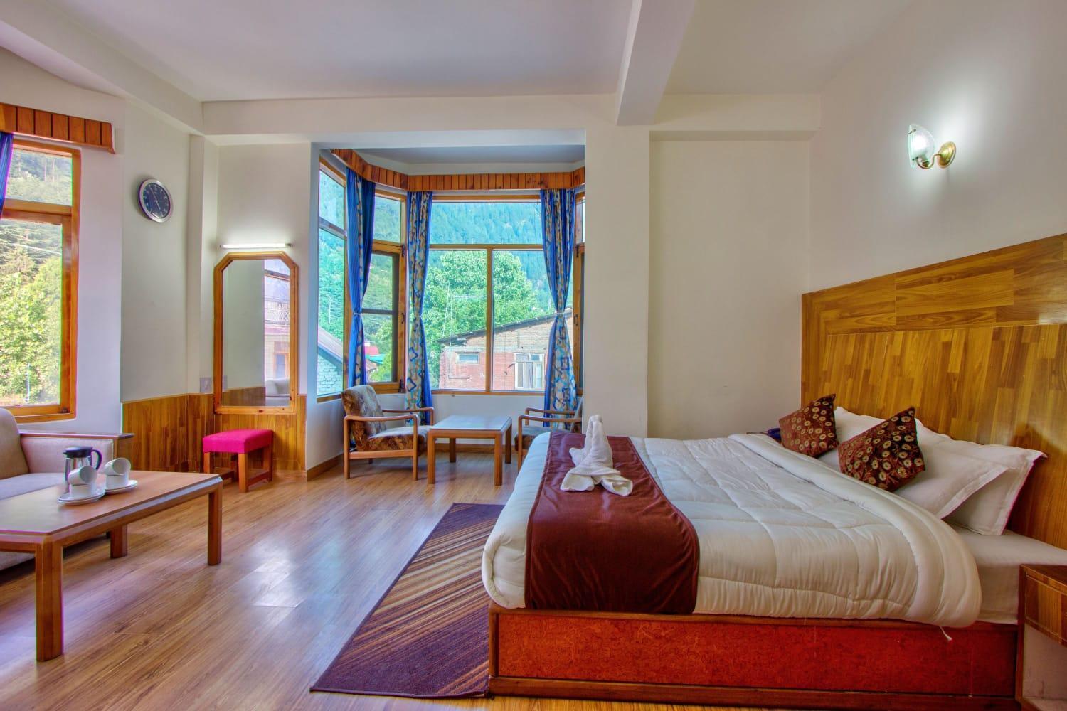 Royal The Mall Hotel Manali (Himachal Pradesh)