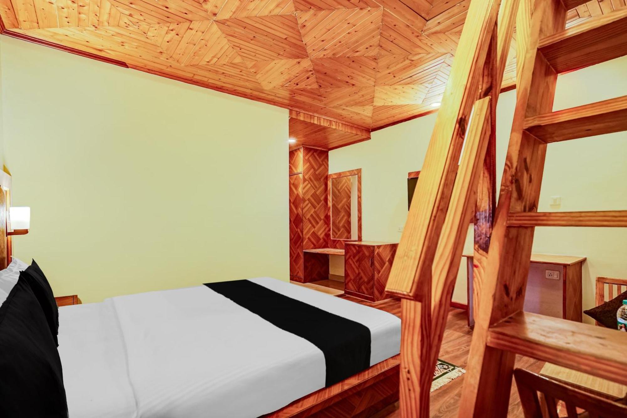 O The Apple Hotel