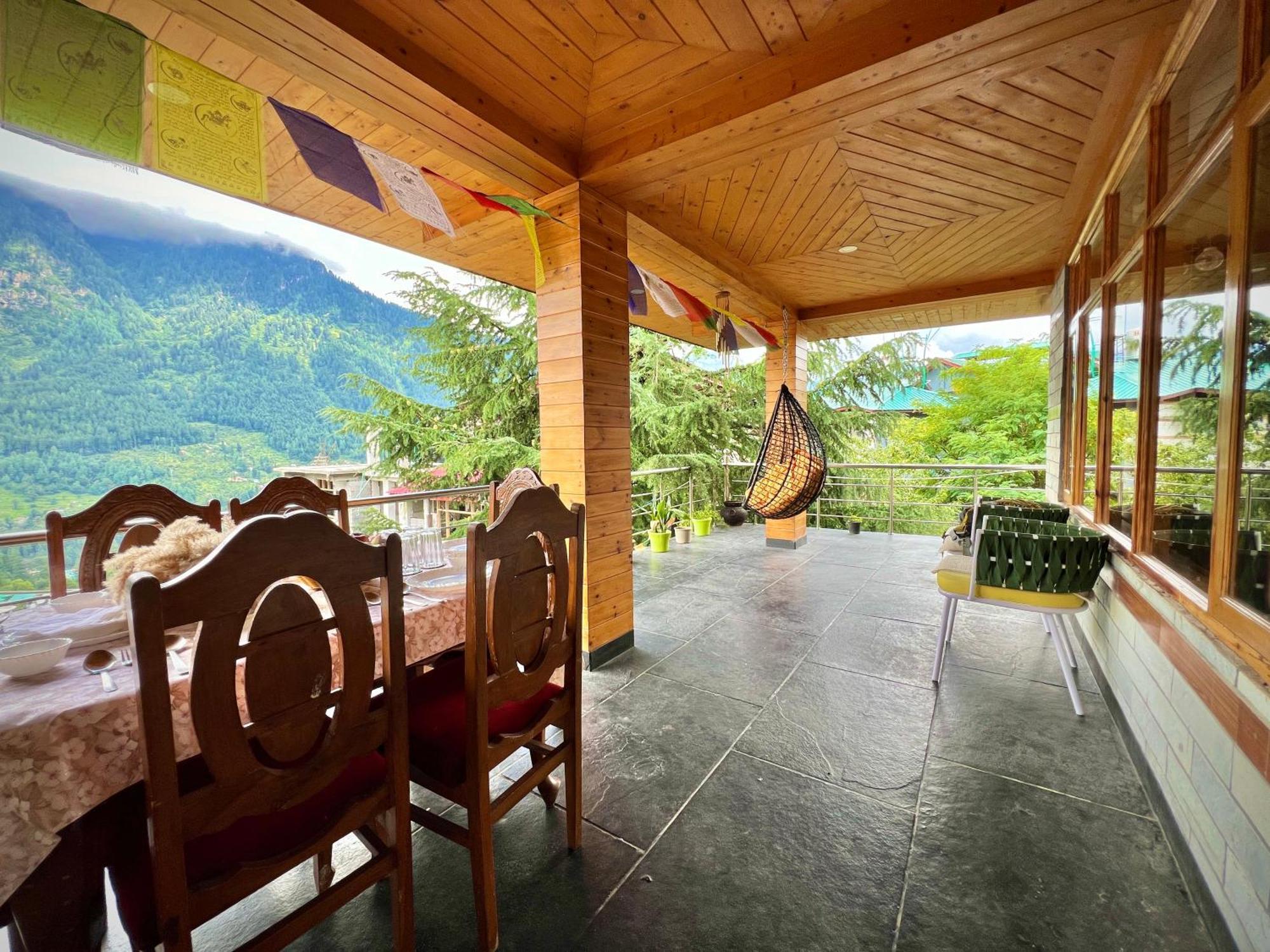 Urban Monk And Cafe Homestay Manali (Himachal Pradesh)