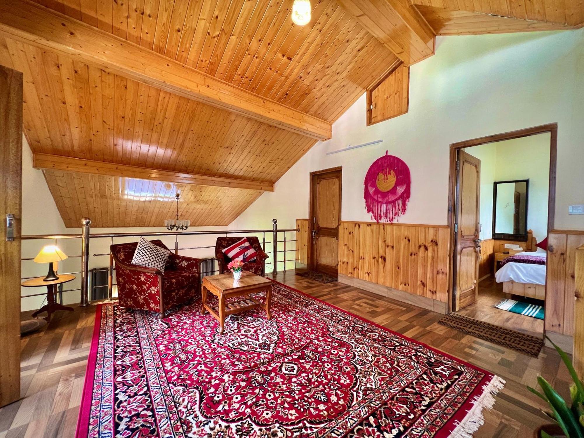 Urban Monk And Cafe Homestay Manali (Himachal Pradesh)