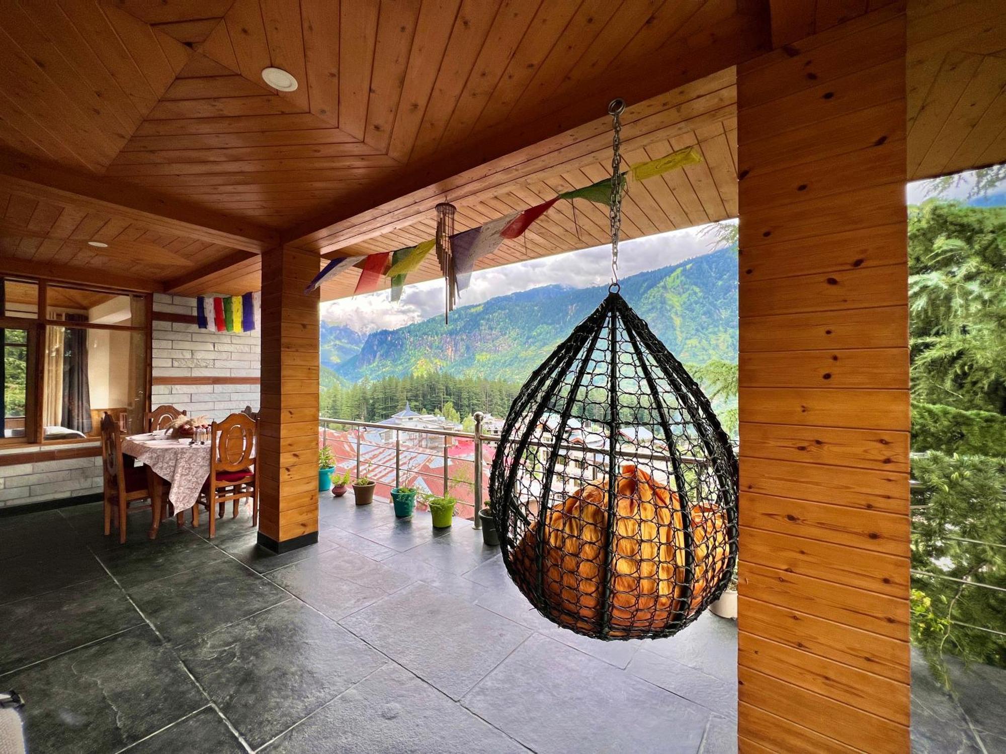 Homestay Urban Monk And Cafe Manali (Himachal Pradesh)