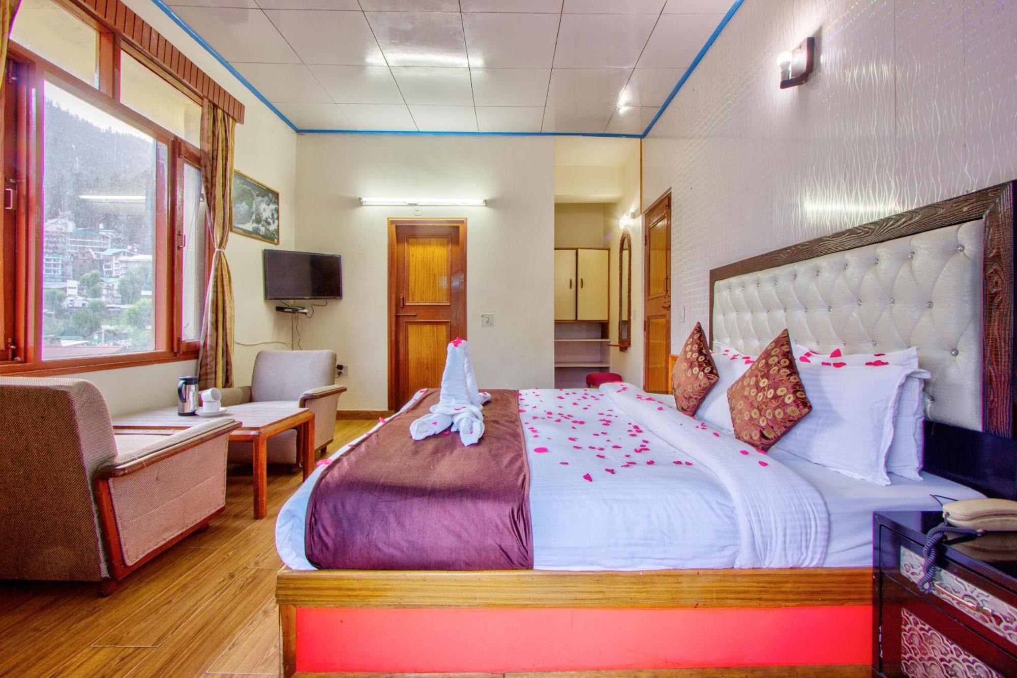 Royal The Mall Manali (Himachal Pradesh)