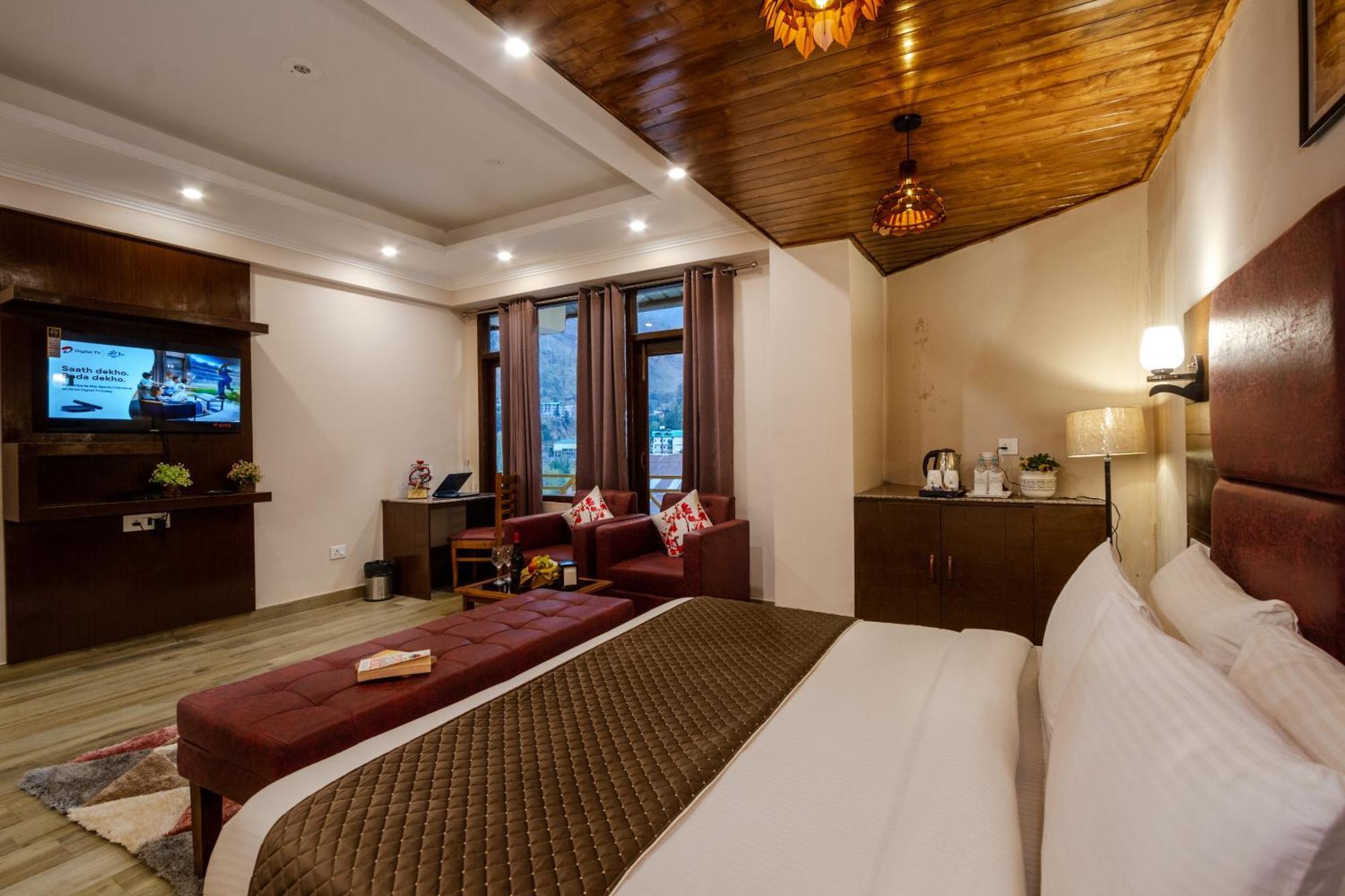 Hotel The Spruce Mansion Manali (Himachal Pradesh)