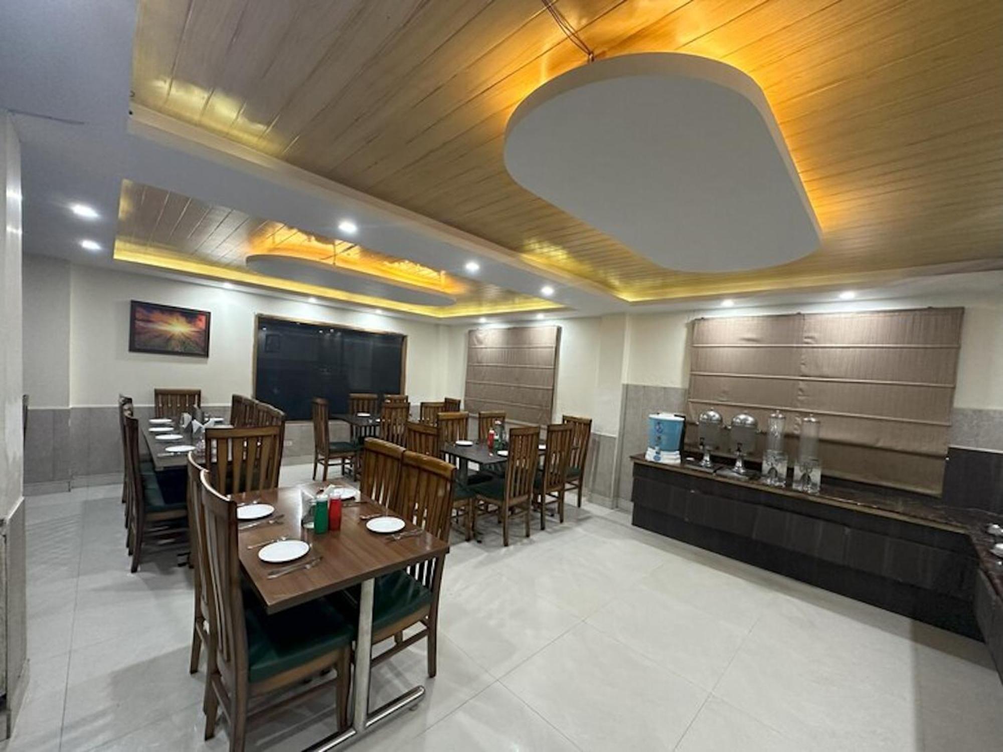 Queen Hotel Manali (Himachal Pradesh)