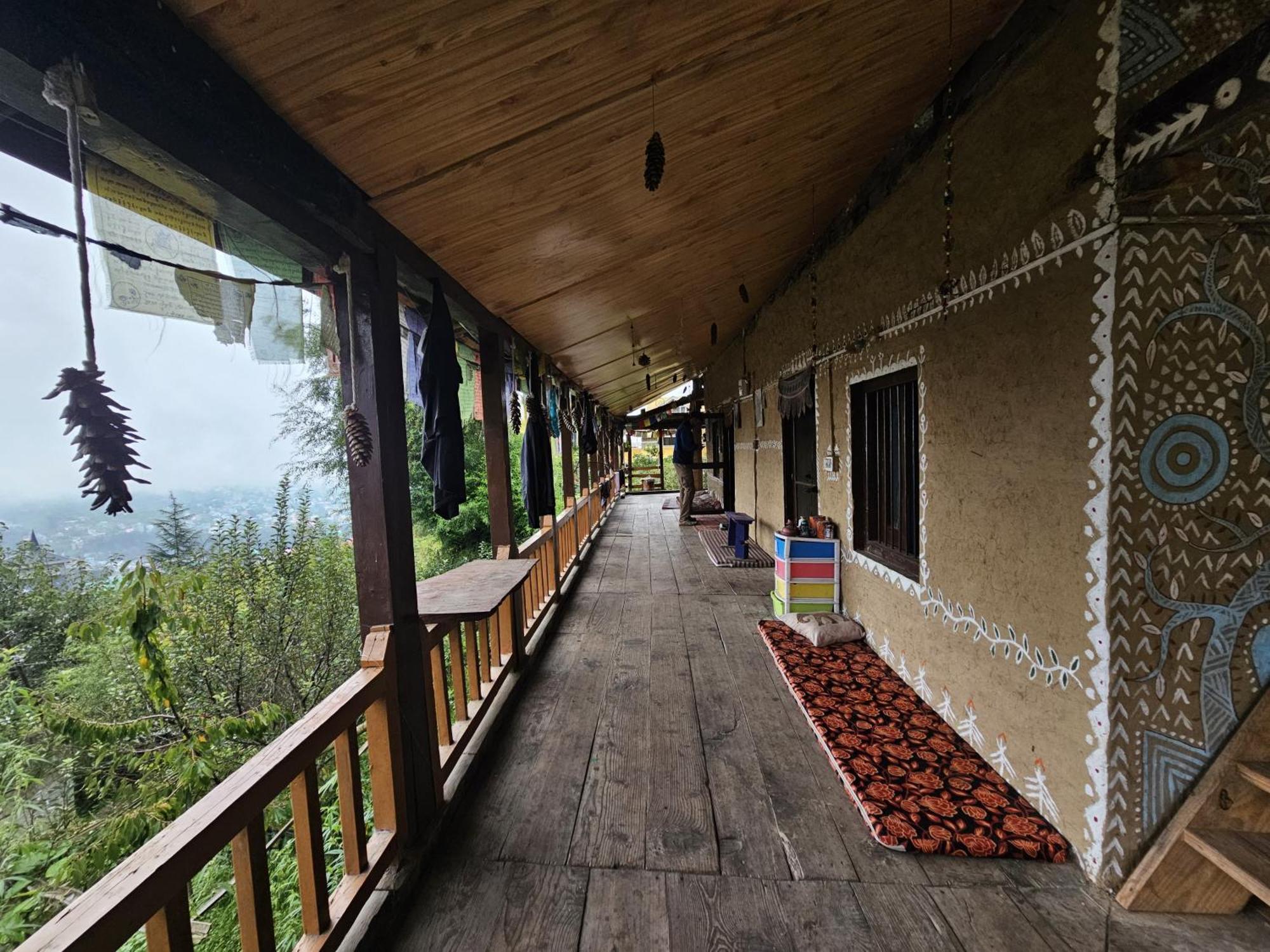 C6manali * Manali (Himachal Pradesh)