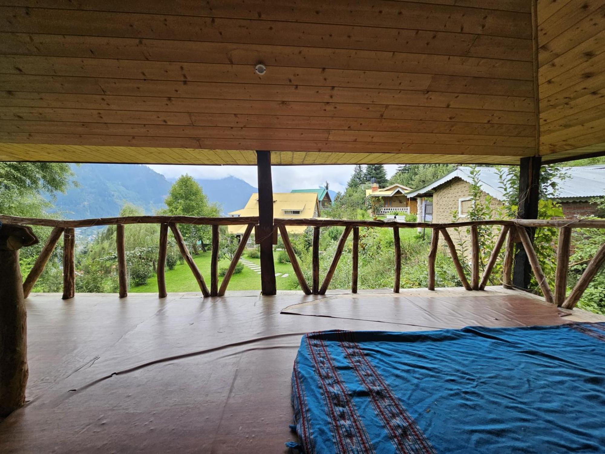 C6manali Hostel