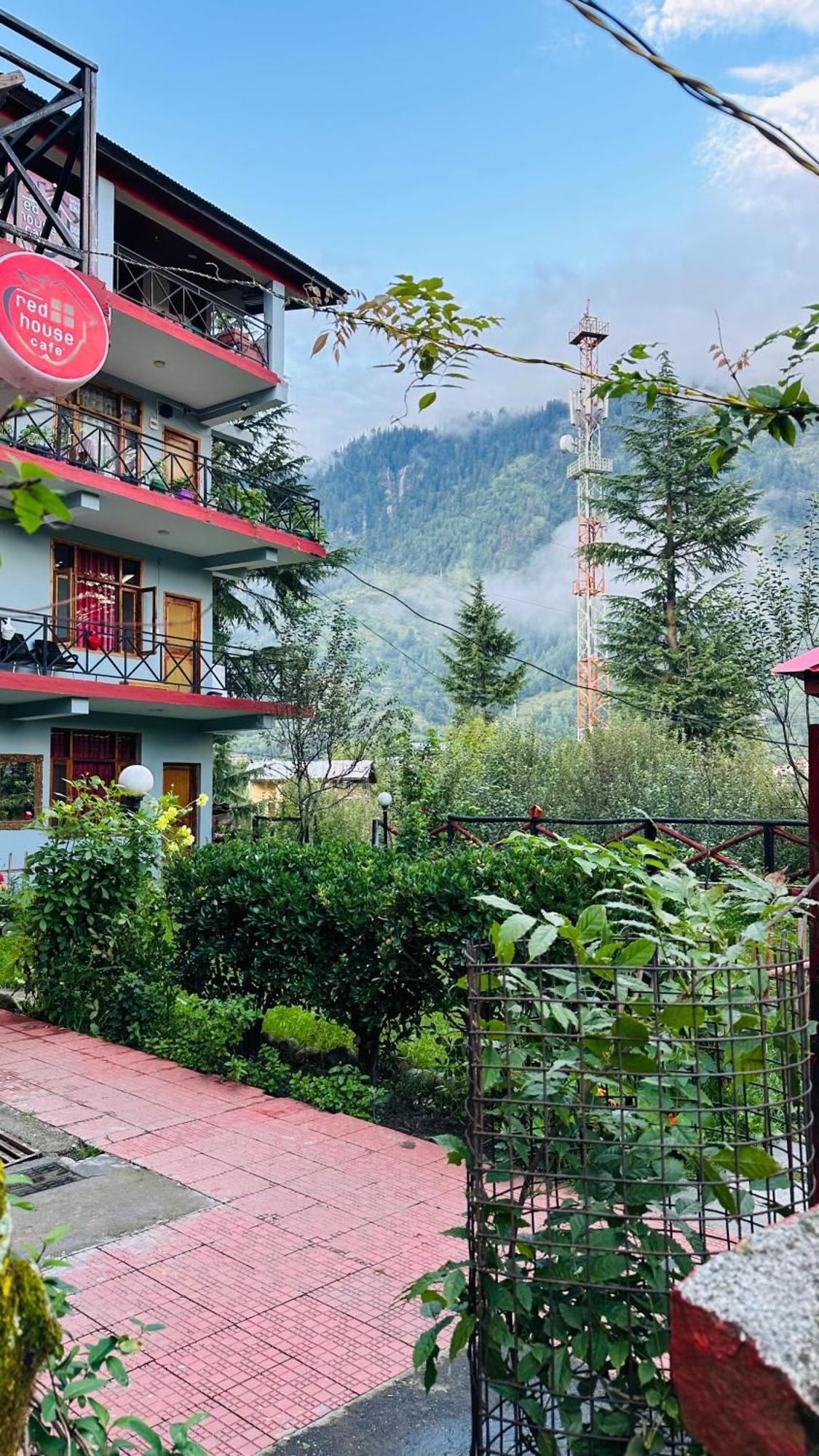 Inn Red House Cafe Manali (Himachal Pradesh)