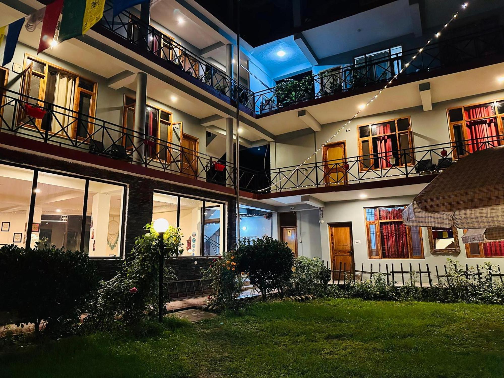 Red House Cafe Manali (Himachal Pradesh)