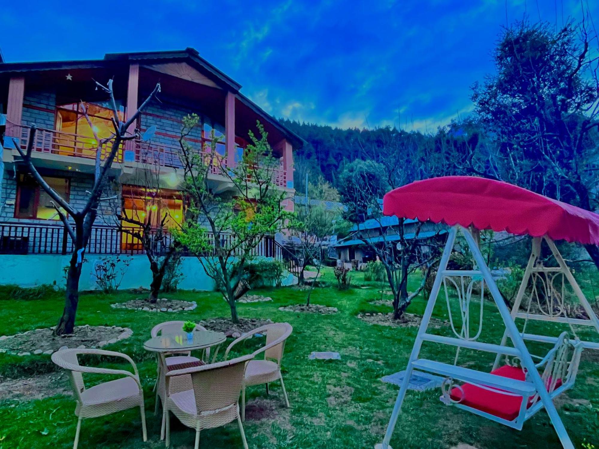 The Manu Emerald # # Selling In # Peaceful Heritage Cozy # Lawn With Bonfire # Awarded 4*