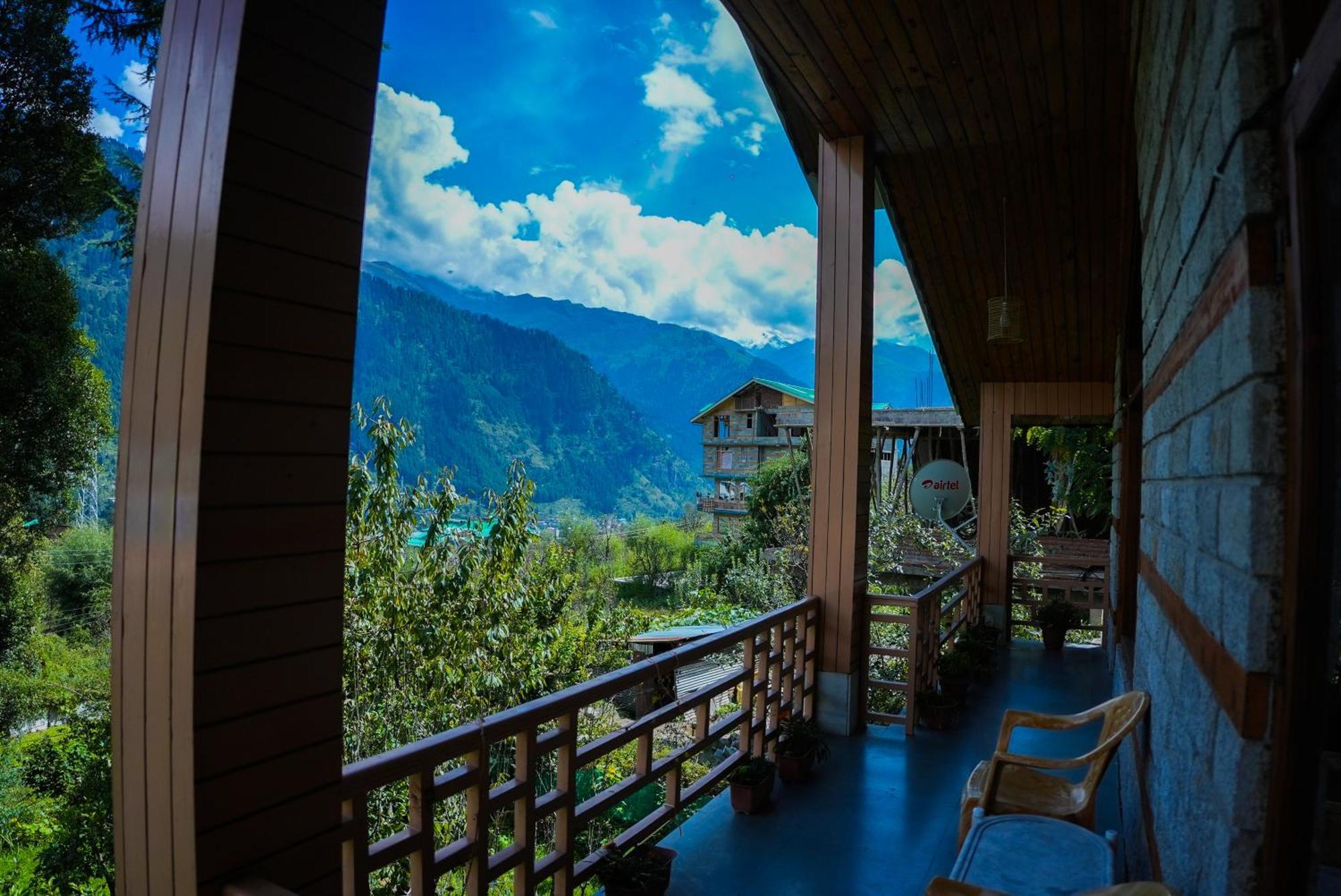 Hotel The Manu Emerald # # Selling In # Peaceful Heritage Cozy # Lawn With Bonfire # Awarded Manali (Himachal Pradesh)