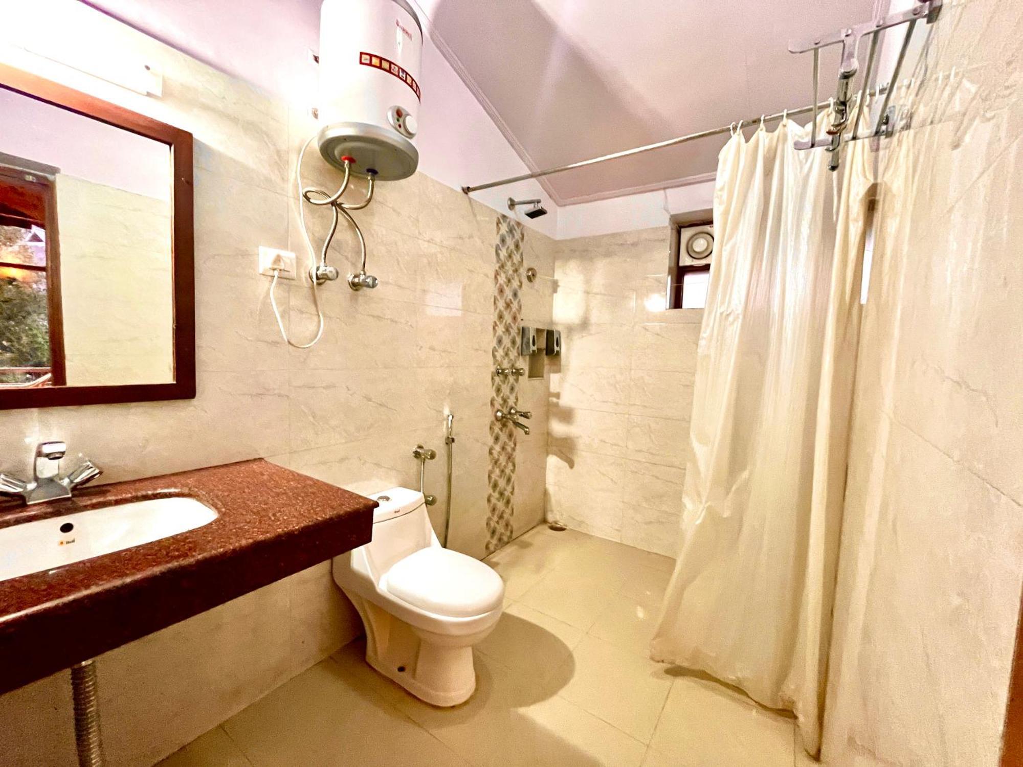 Hotel The Manu Emerald # # Selling In # Peaceful Heritage Cozy # Lawn With Bonfire # Awarded