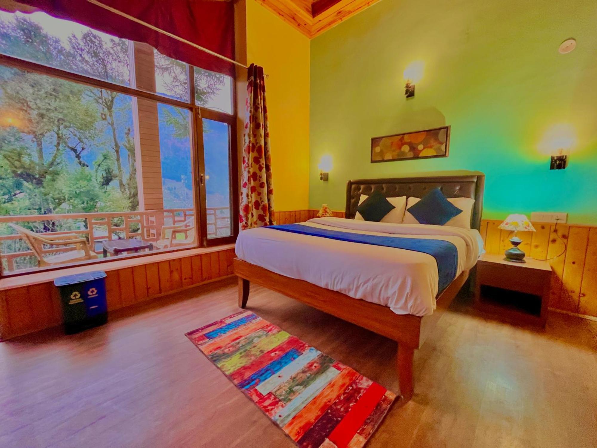 The Manu Emerald # # Selling In # Peaceful Heritage Cozy # Lawn With Bonfire # Awarded Hotel Manali (Himachal Pradesh)