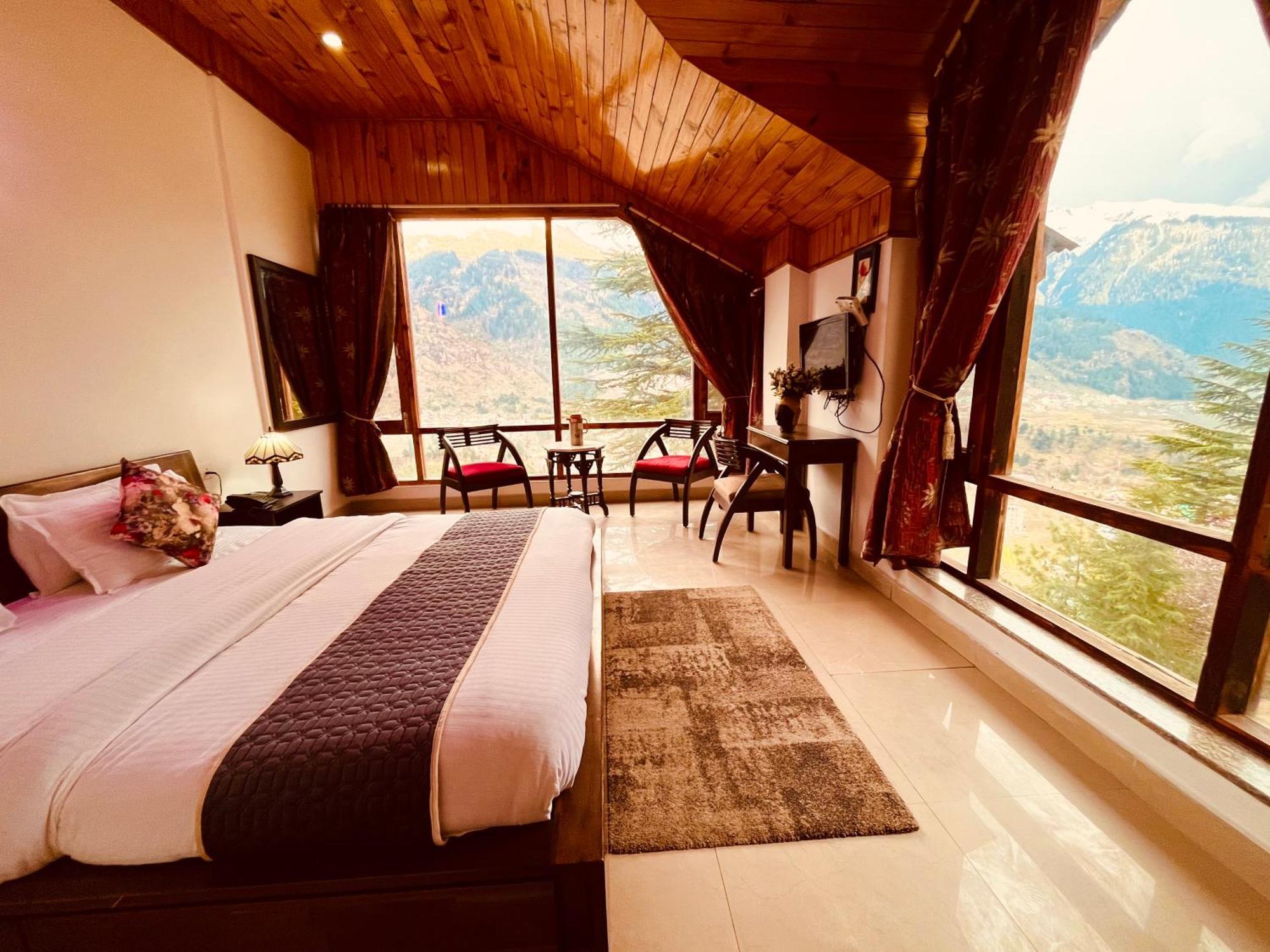 The Manu Emerald # # Selling In # Peaceful Heritage Cozy # Lawn With Bonfire # Awarded Hotel