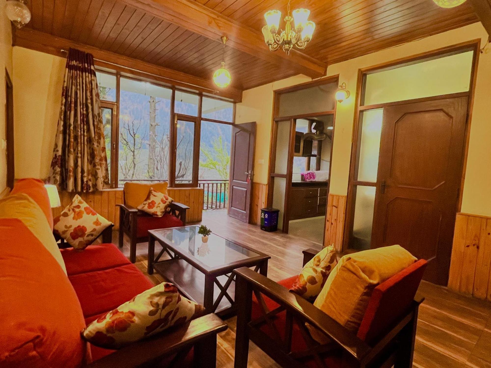 The Manu Emerald # # Selling In # Peaceful Heritage Cozy # Lawn With Bonfire # Awarded 4*