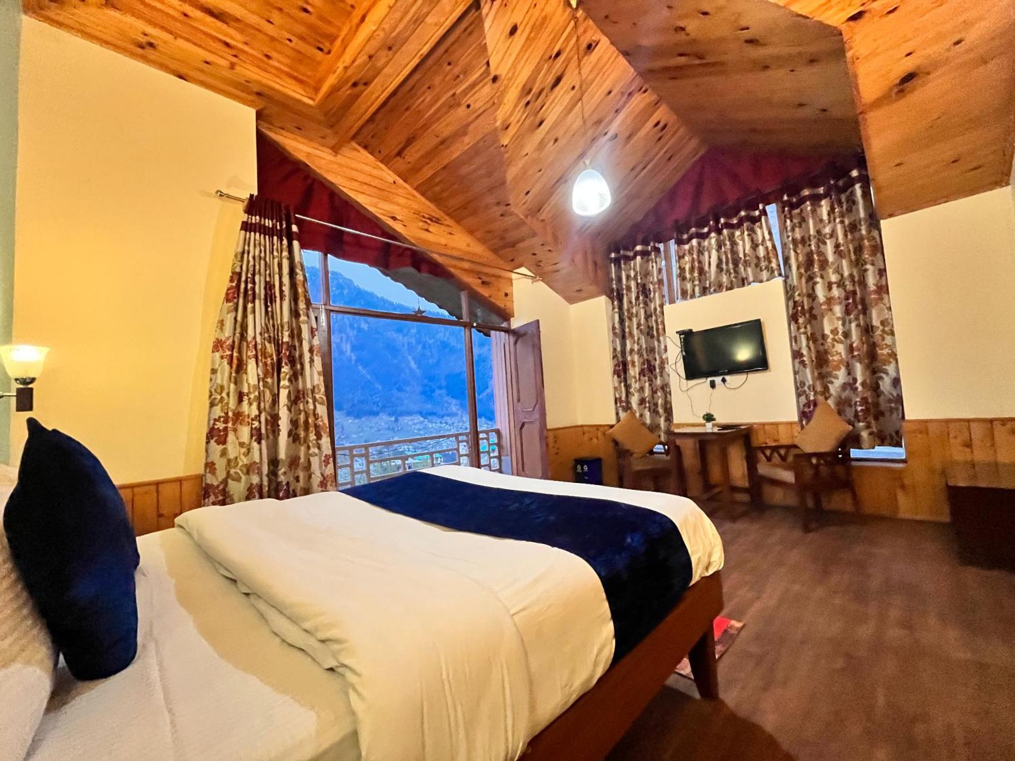 The Manu Emerald # # Selling In # Peaceful Heritage Cozy # Lawn With Bonfire # Awarded 4* Manali (Himachal Pradesh)