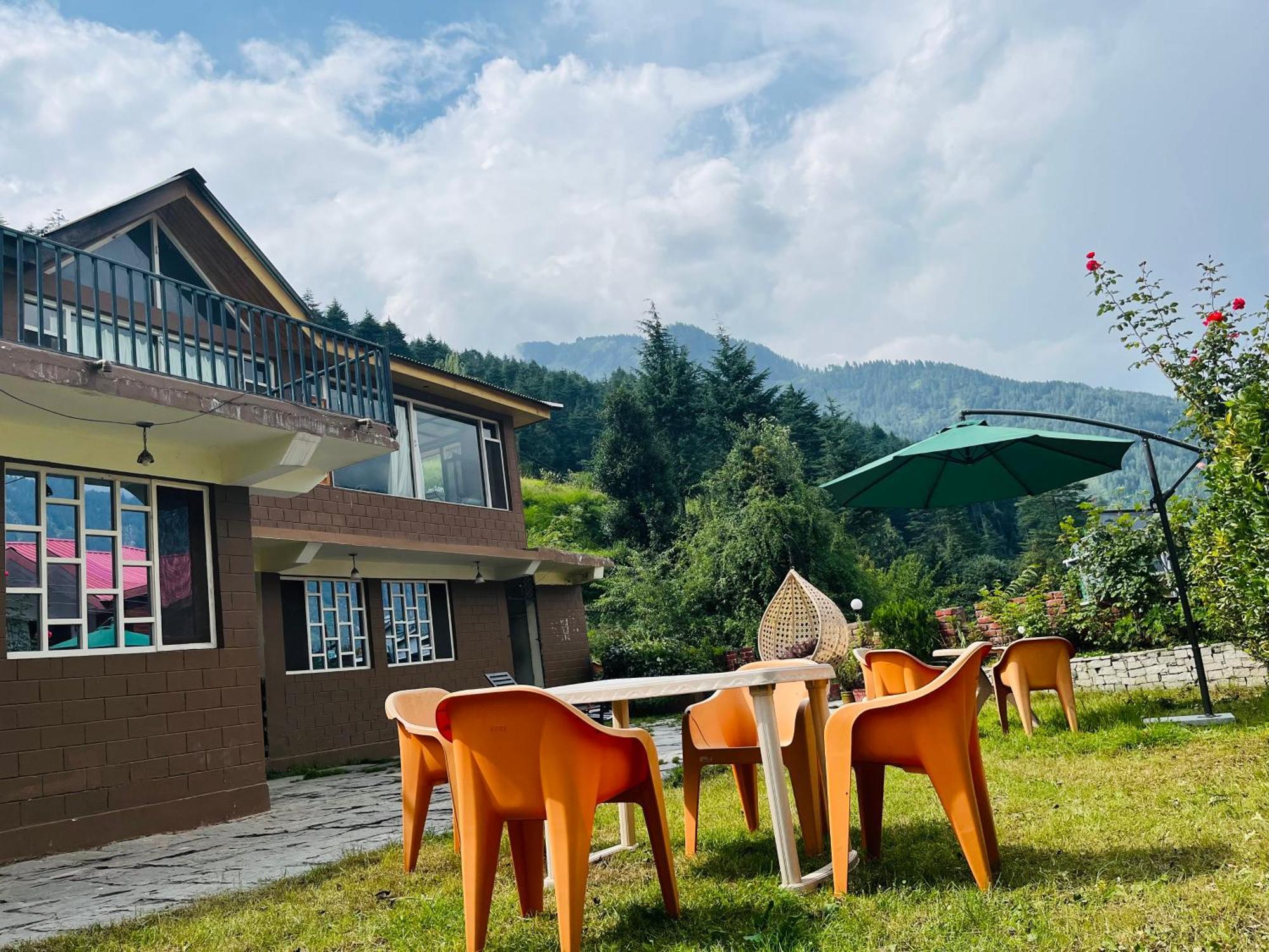 The Manu Emerald # # Selling In # Peaceful Heritage Cozy # Lawn With Bonfire # Awarded Hotel Manali (Himachal Pradesh)