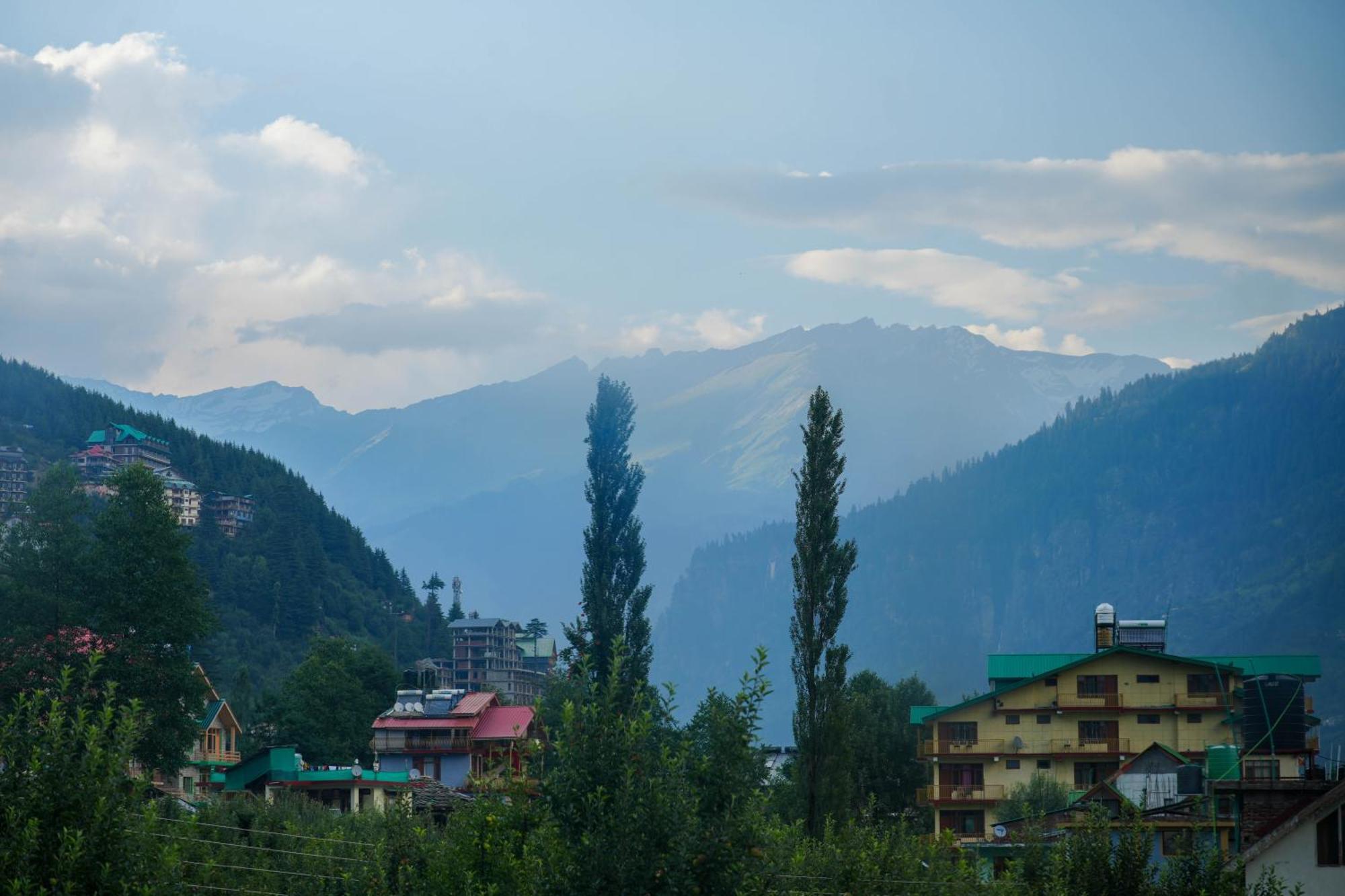 4bhkitchen I Mountainview I Pet Friendly I Garden Apartment Manali (Himachal Pradesh)