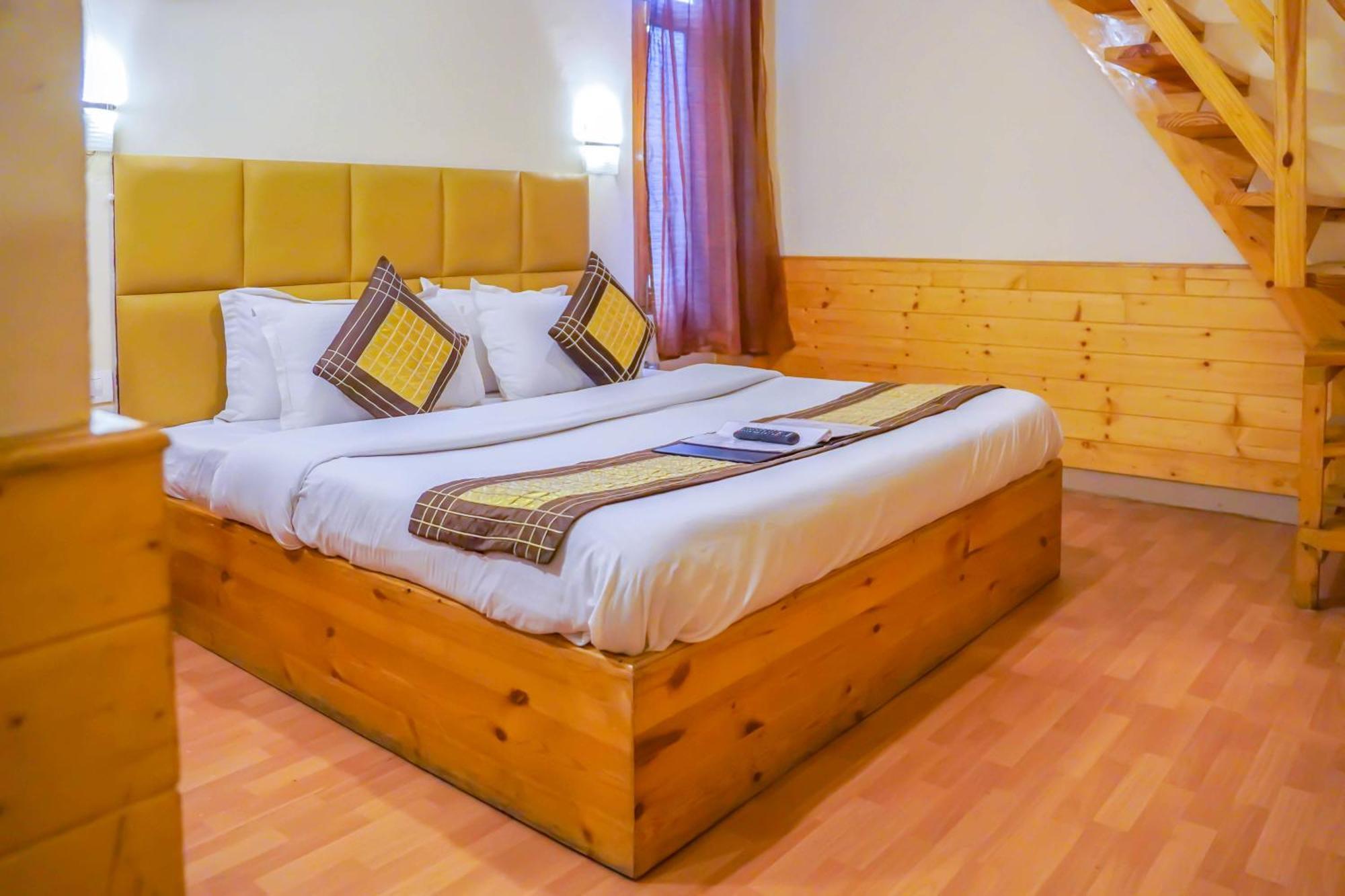 4bhkitchen I Mountainview I Pet Friendly I Garden Apartment