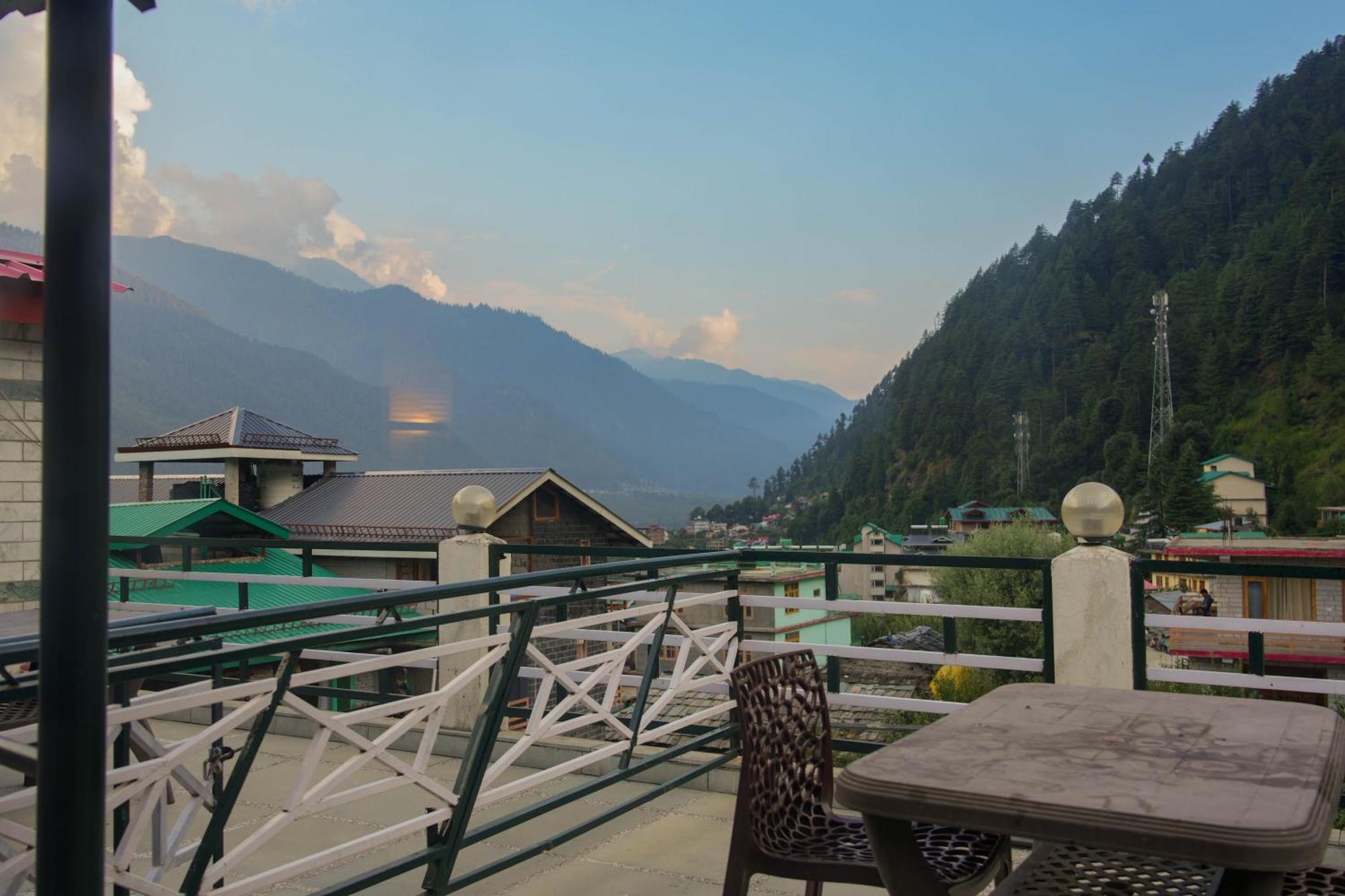Apartment 4bhkitchen I Mountainview I Pet Friendly I Garden Manali (Himachal Pradesh)