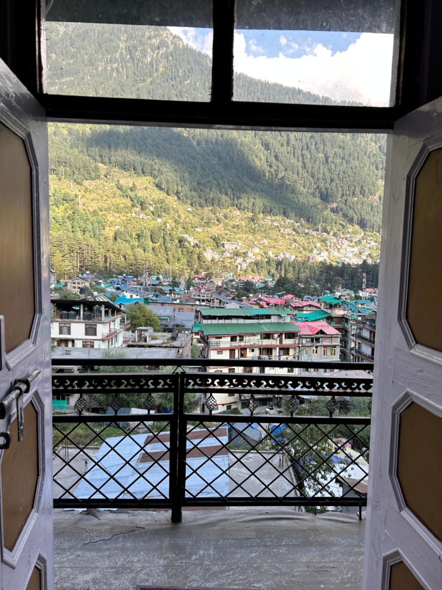 Mohini Classic Hotel, Unwind In The Nature 3* Manali (Himachal Pradesh)