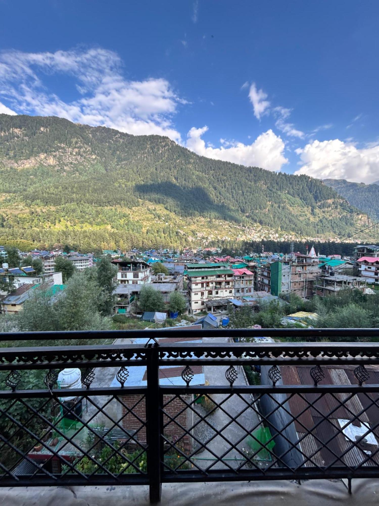 Hotel Mohini Classic Hotel, Unwind In The Nature