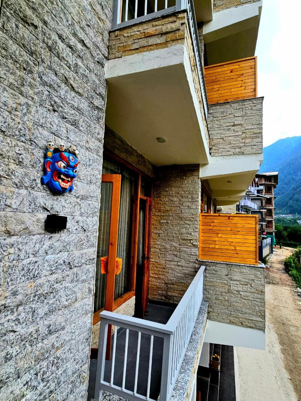 Meraki Khang Hotel Manali (Himachal Pradesh)