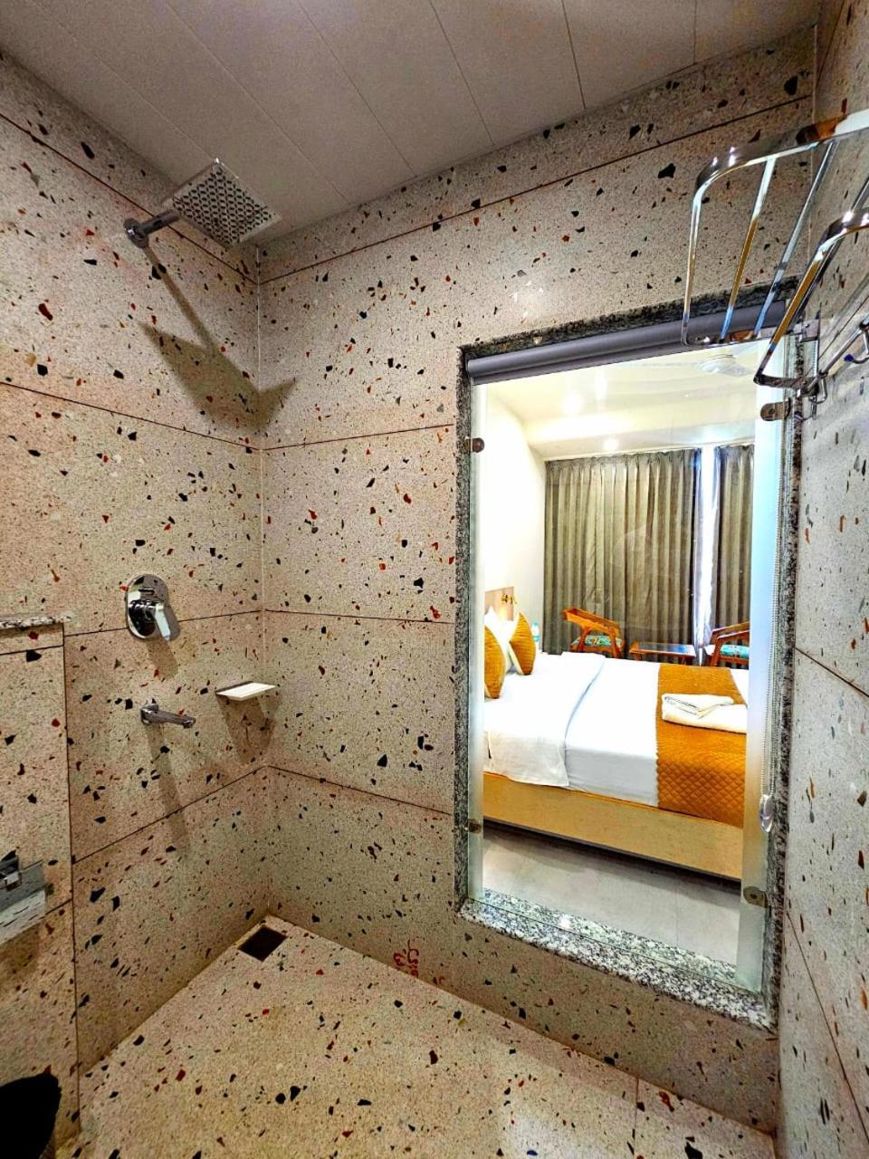 Meraki Khang Hotel