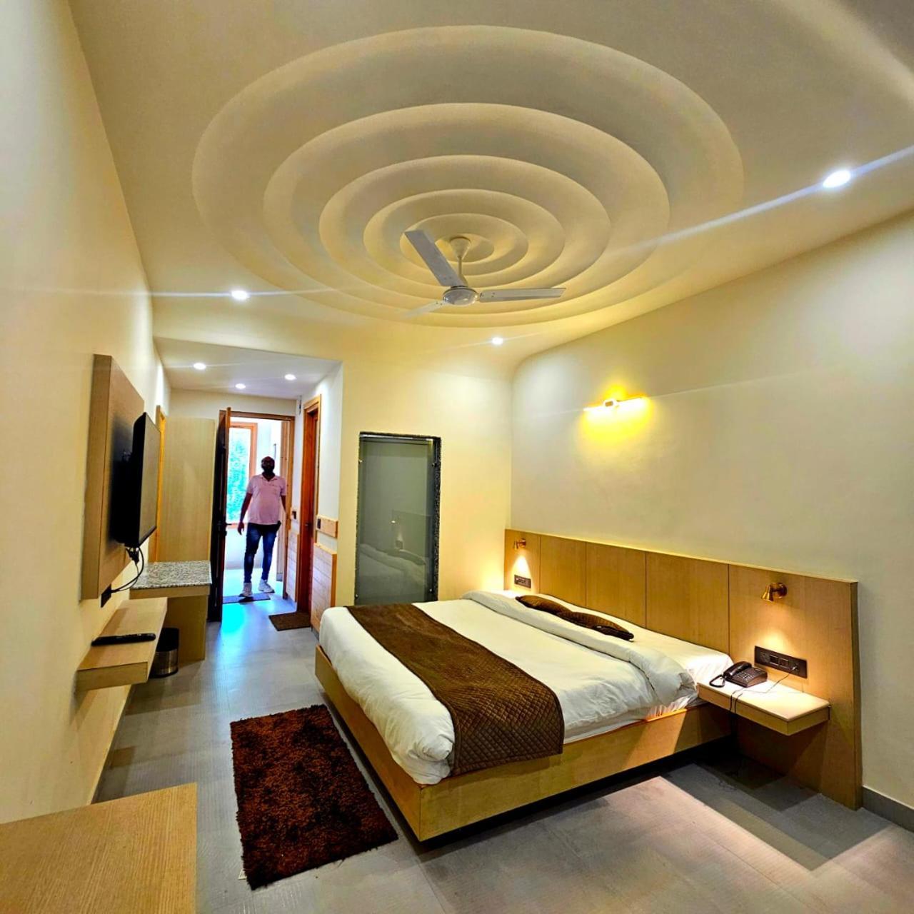 Hotel Meraki Khang 3*