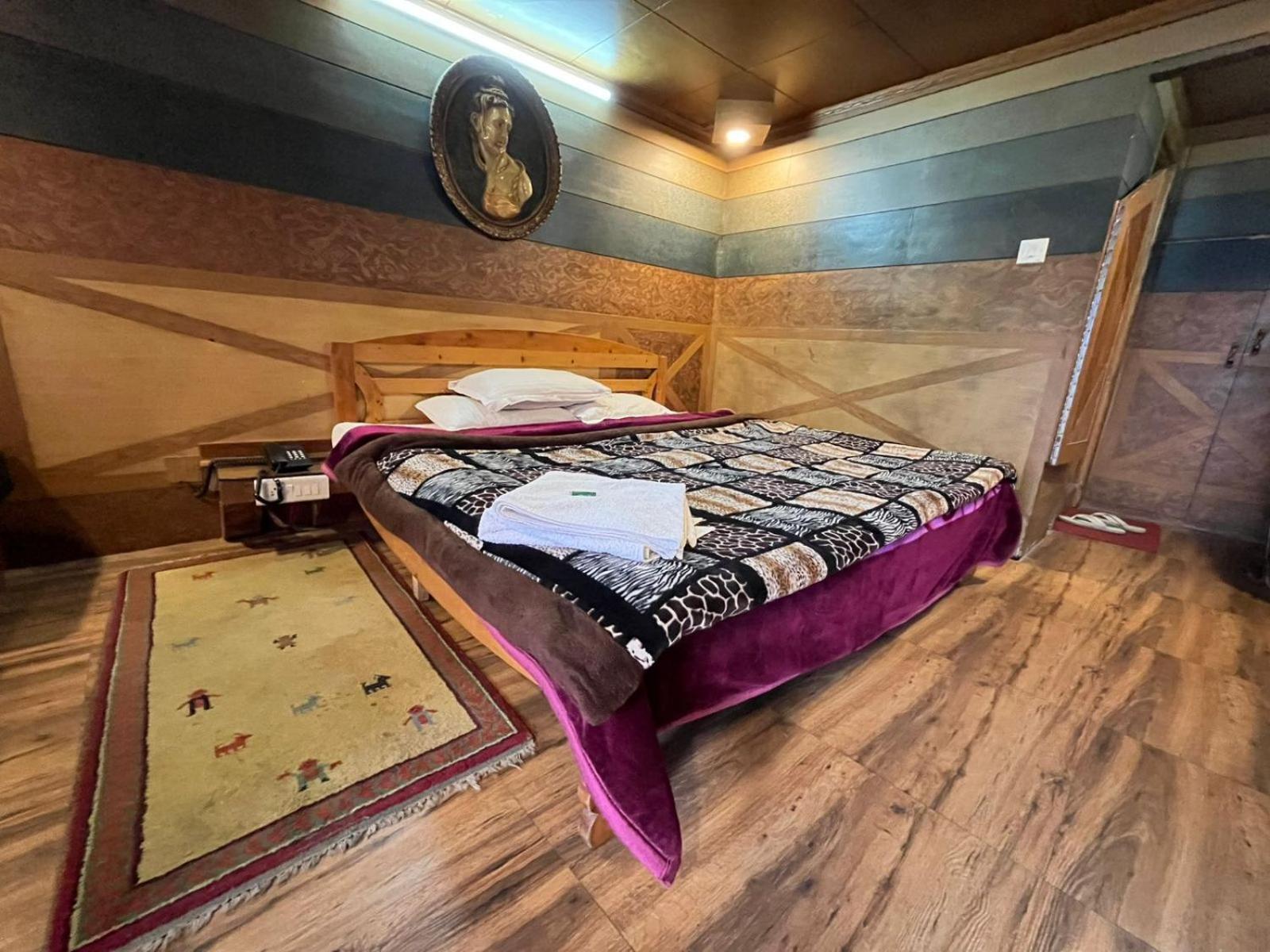 Snow Hotel 3*